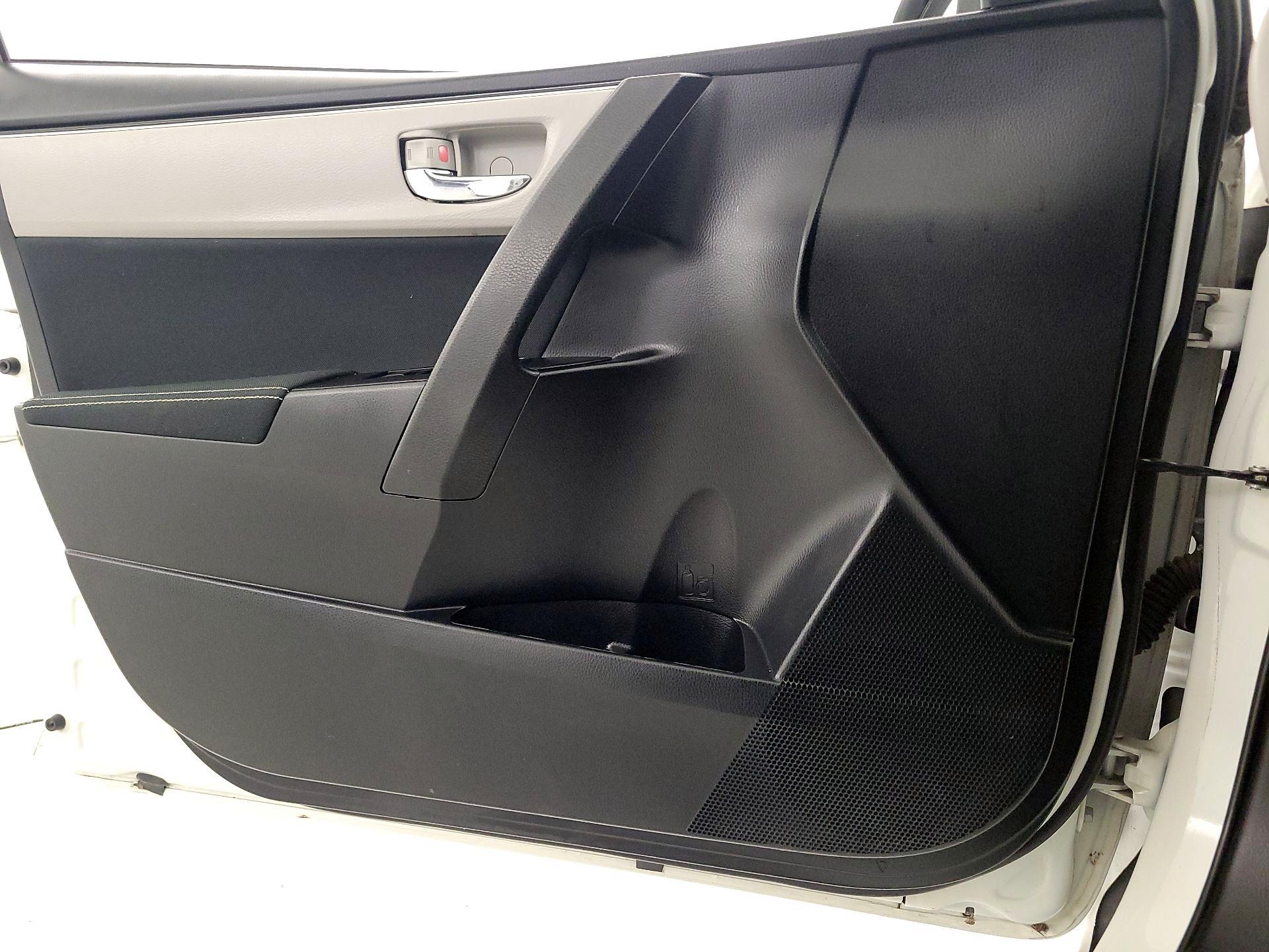 Thumbnail: 2018 Toyota Corolla - 12