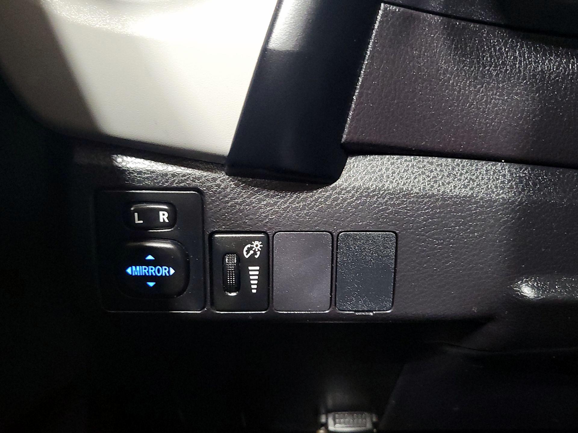 Thumbnail: 2018 Toyota Corolla - 13