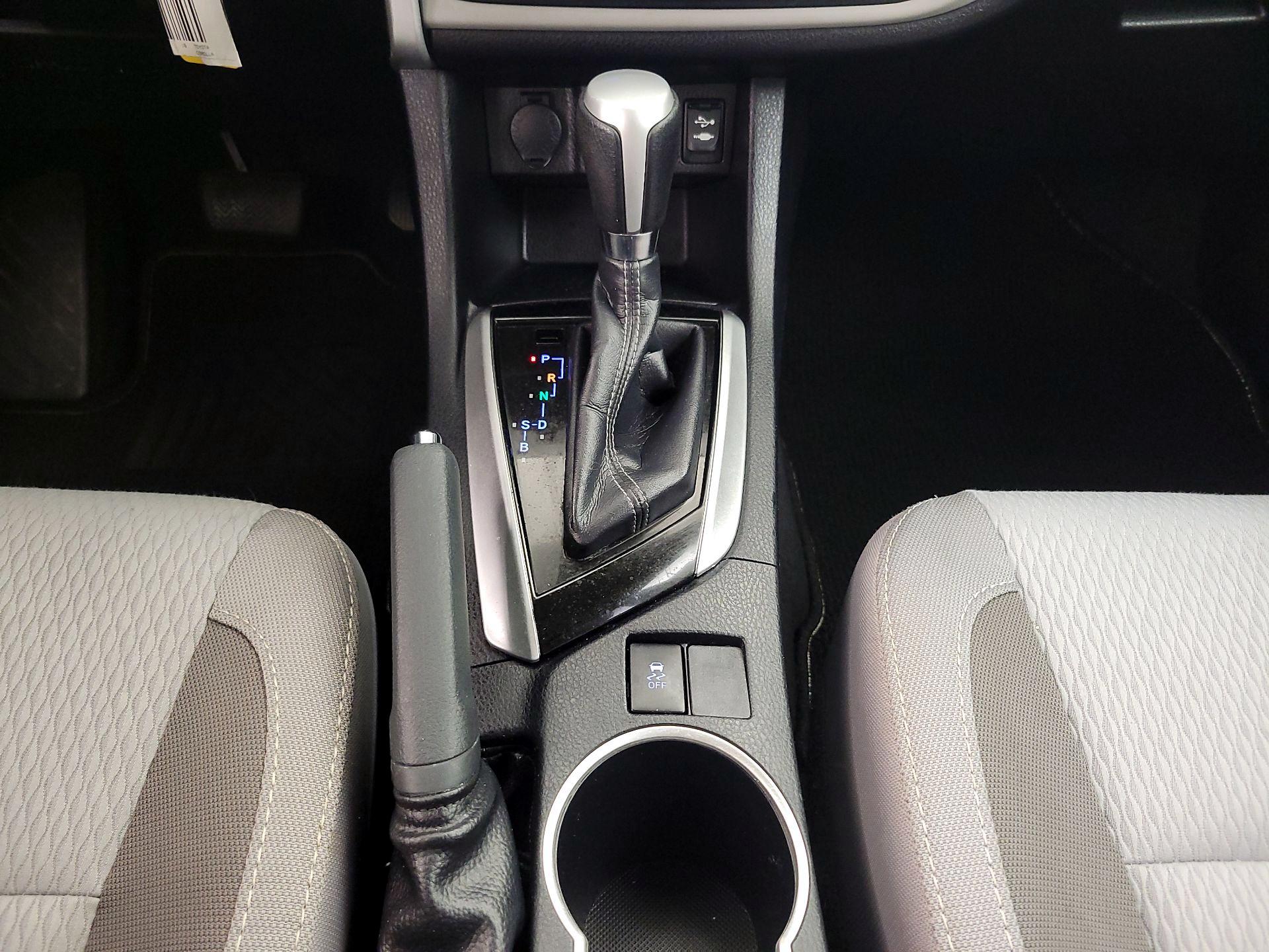 Thumbnail: 2018 Toyota Corolla - 17