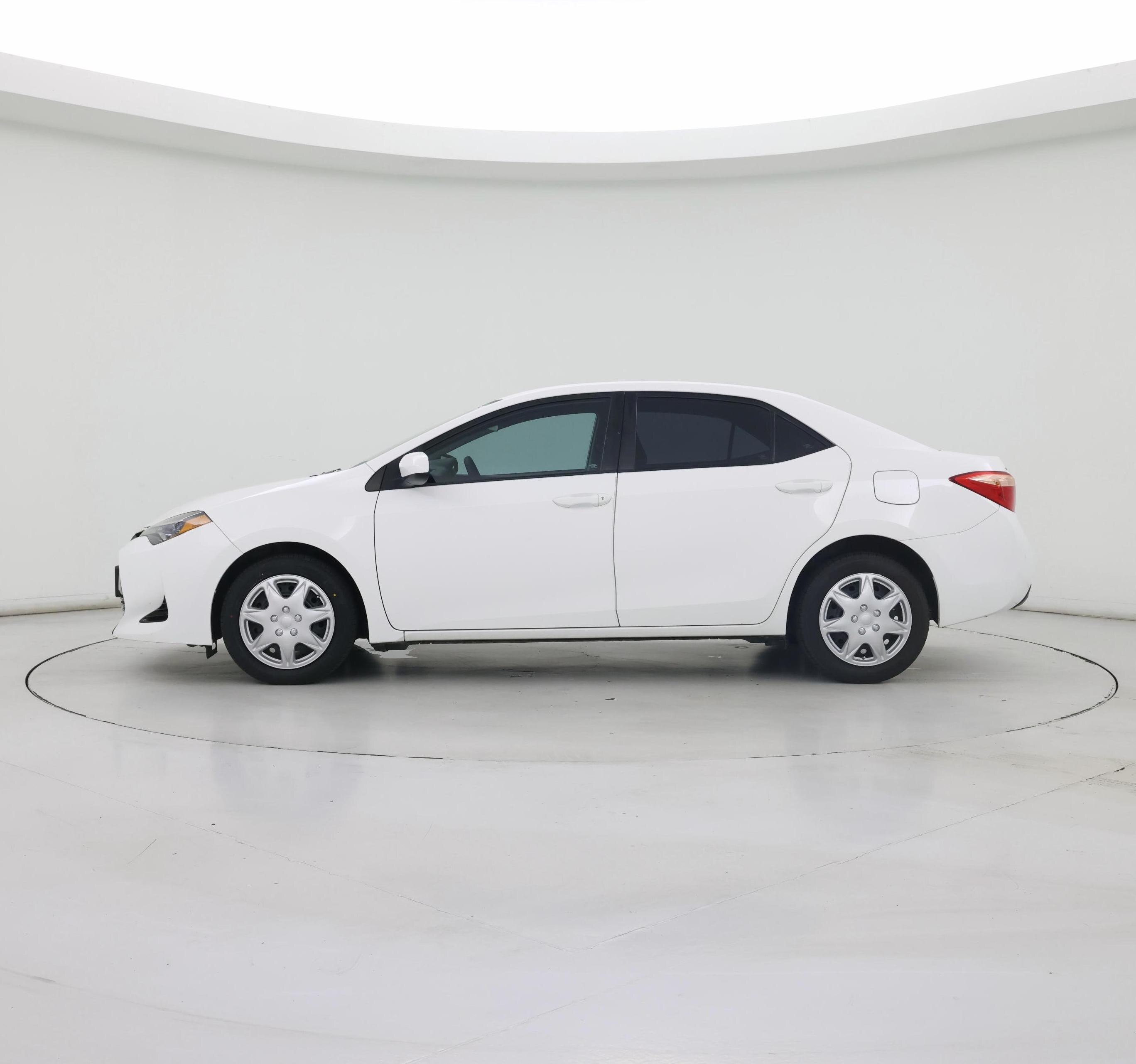 Thumbnail: 2018 Toyota Corolla - 3