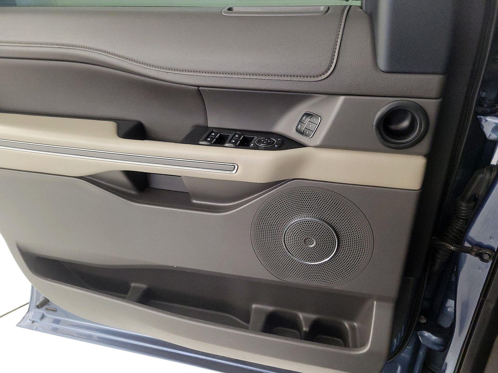 Thumbnail: 2019 Ford Expedition - 12