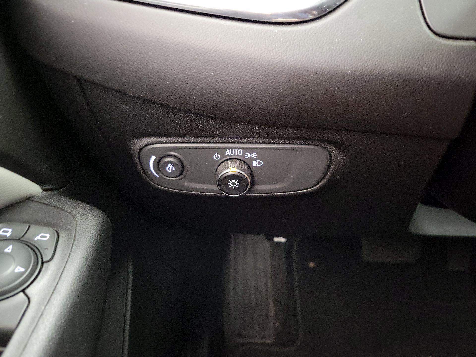 Thumbnail: 2018 Chevrolet Equinox - 13