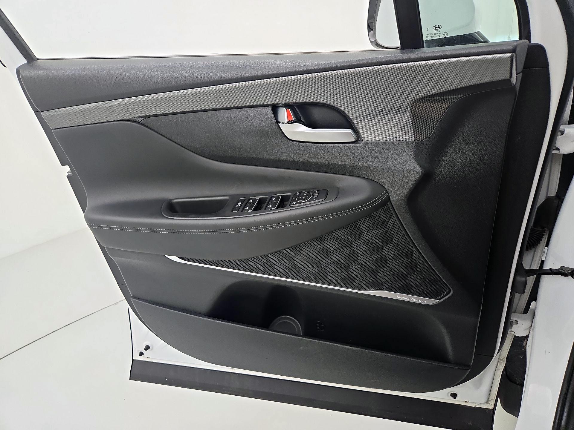 Thumbnail: 2022 Hyundai Santa Fe - 12