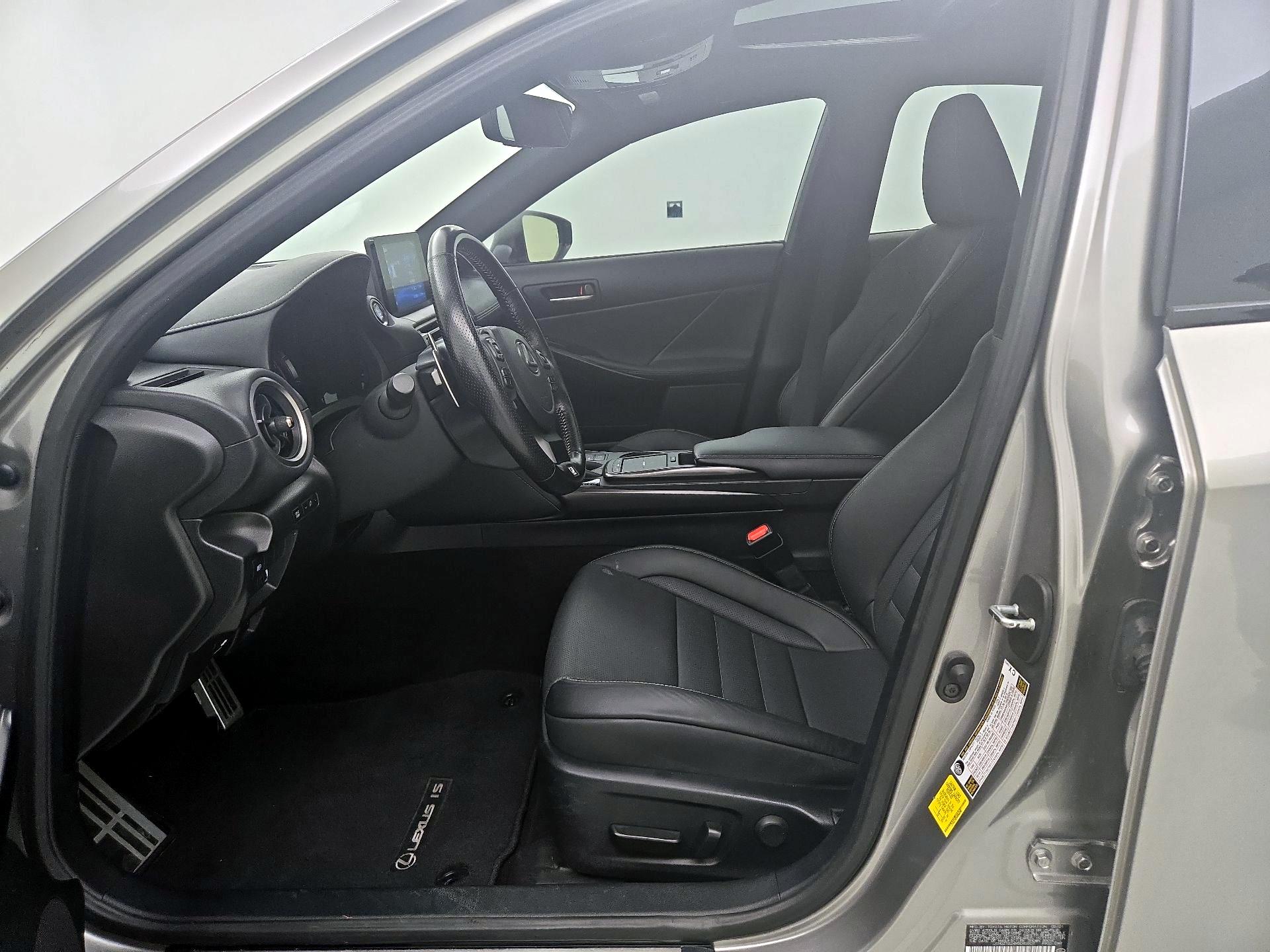 Thumbnail: 2021 Lexus IS - 11