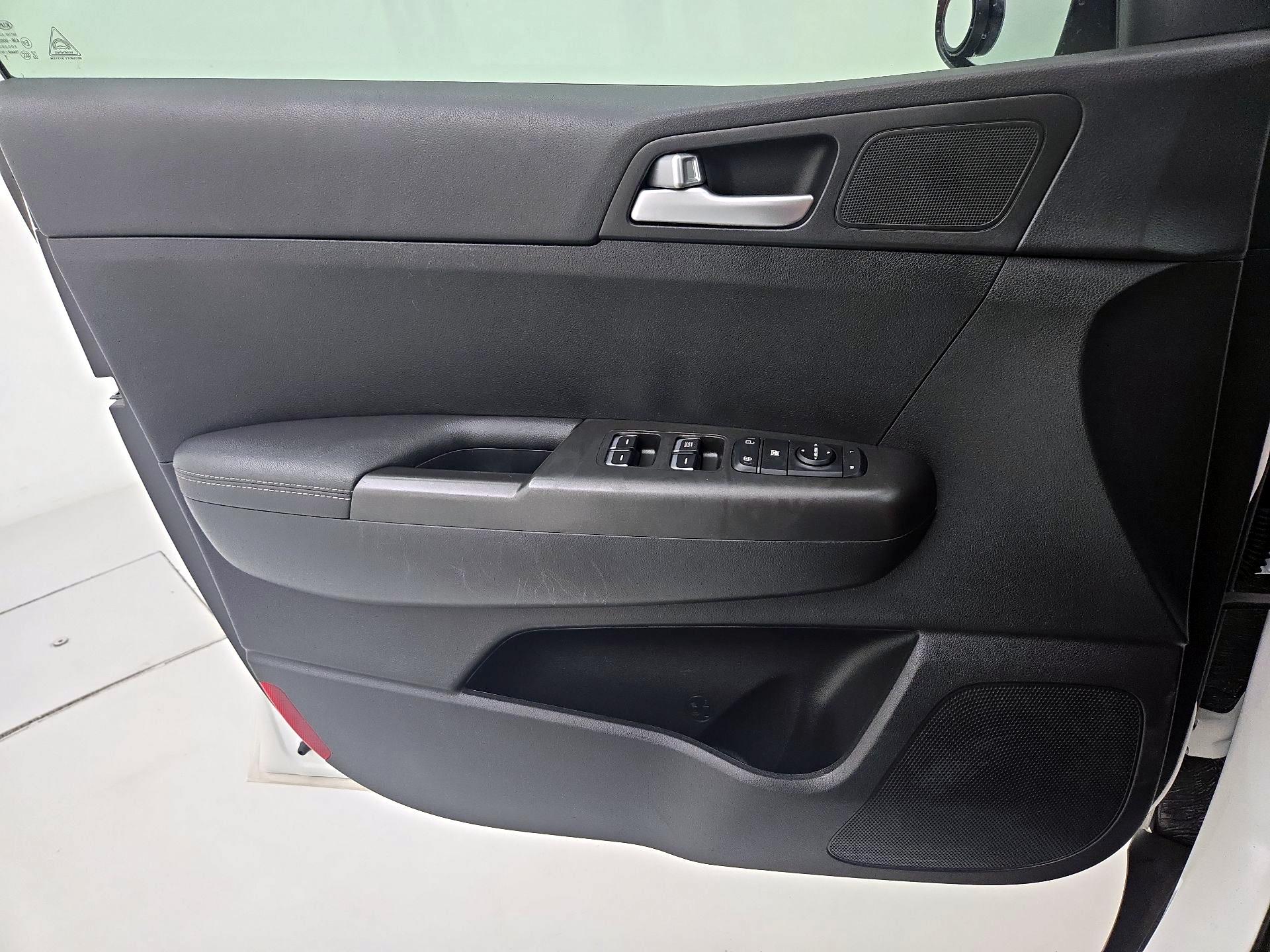 Thumbnail: 2022 Kia Sportage - 12