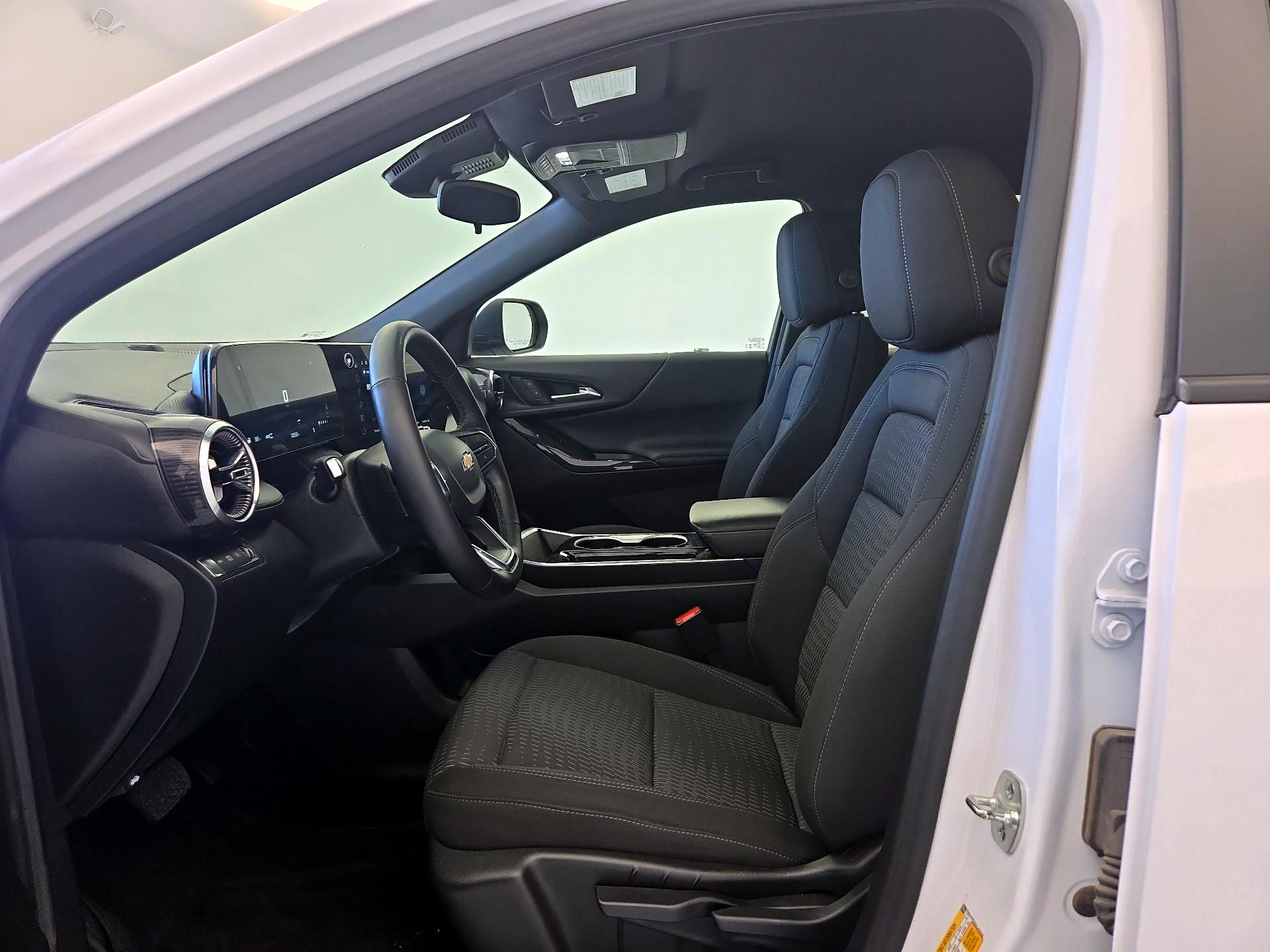 Thumbnail: 2025 Chevrolet Equinox - 11