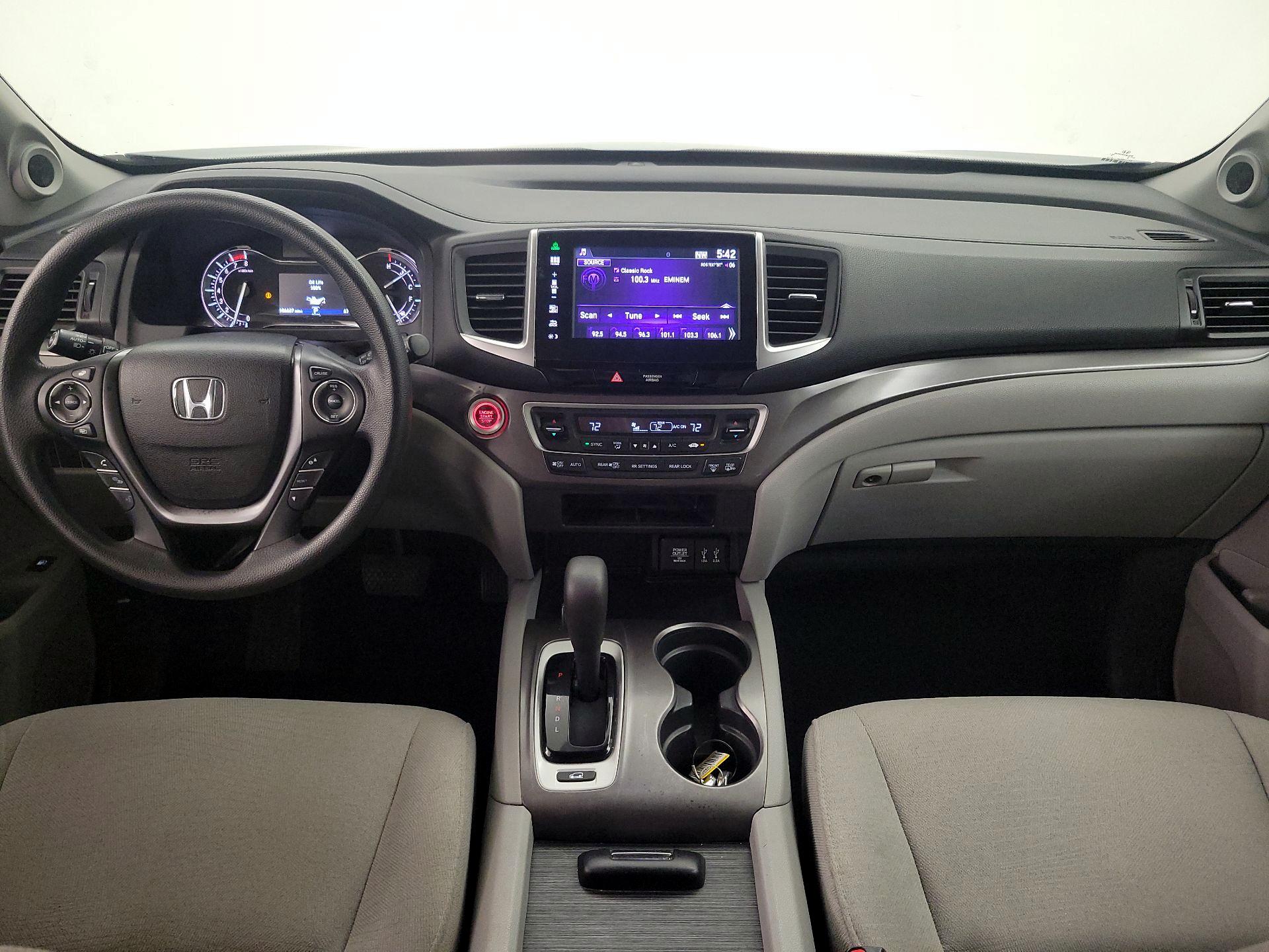 Thumbnail: 2016 Honda Pilot - 9