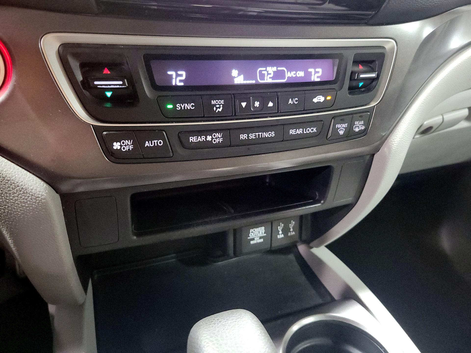 Thumbnail: 2016 Honda Pilot - 16