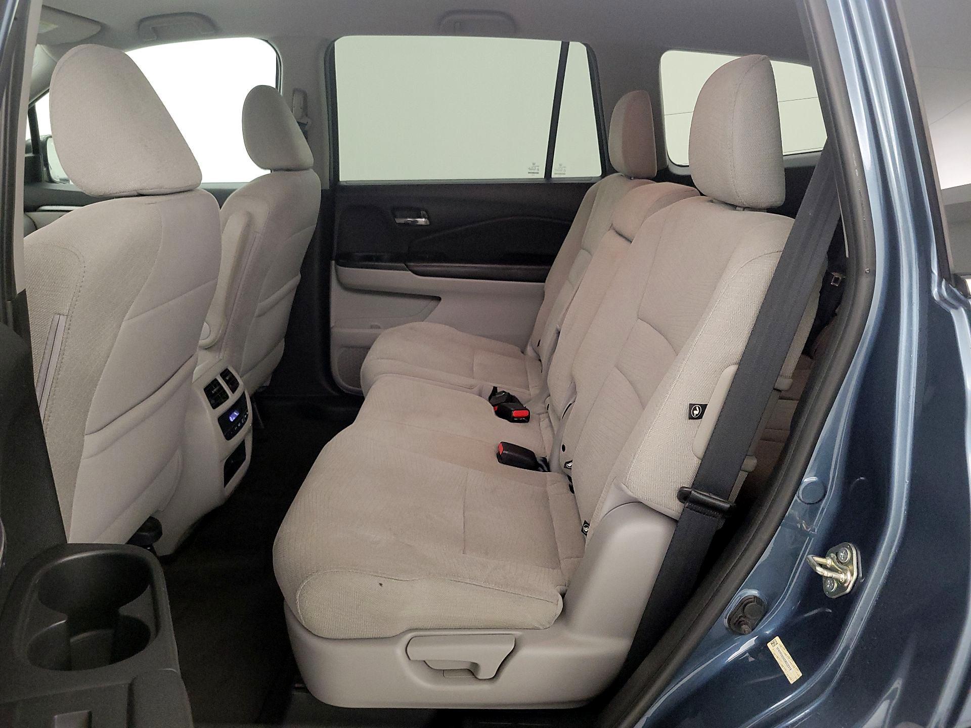 Thumbnail: 2016 Honda Pilot - 18