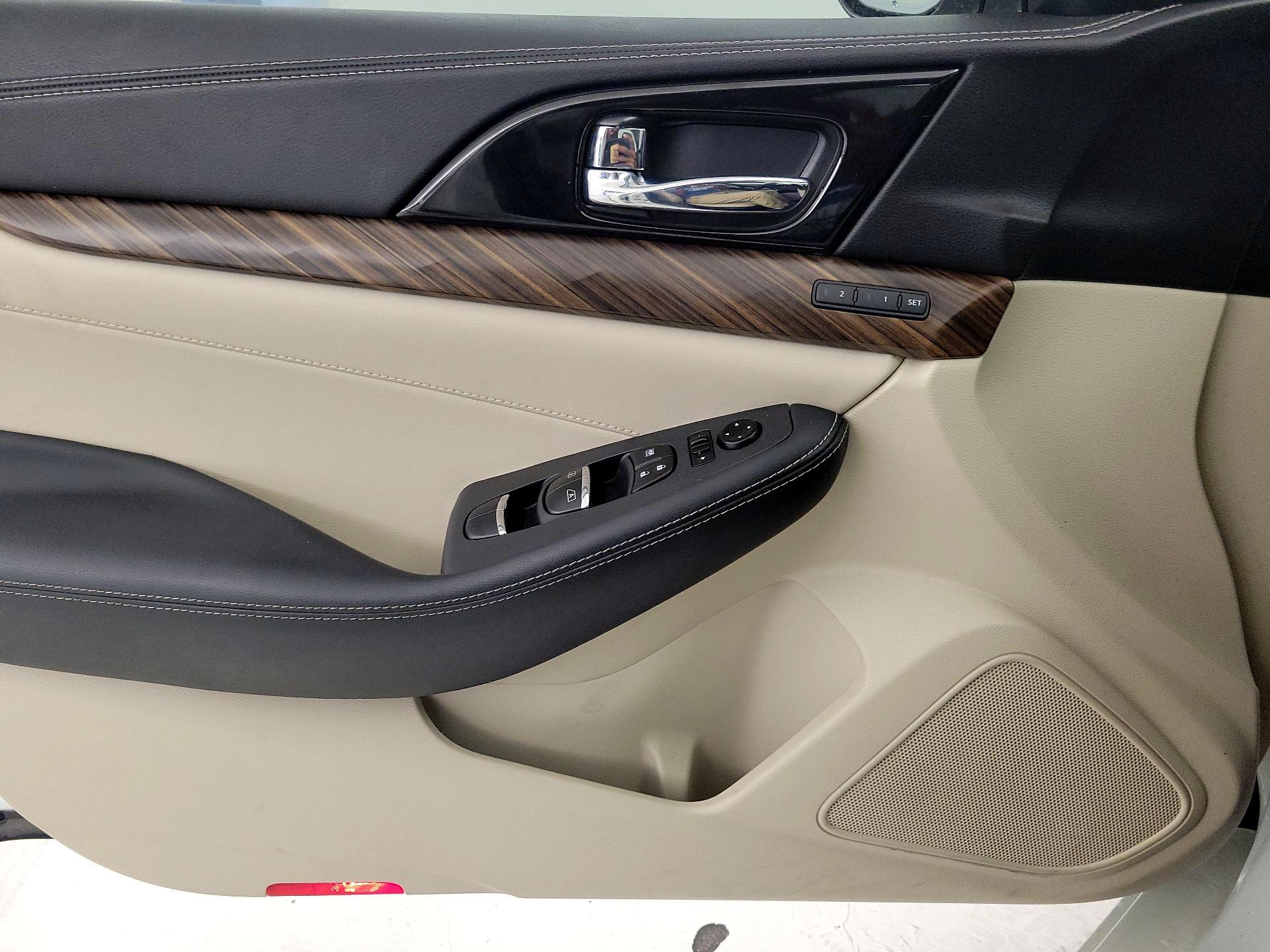 Thumbnail: 2016 Nissan Maxima - 12