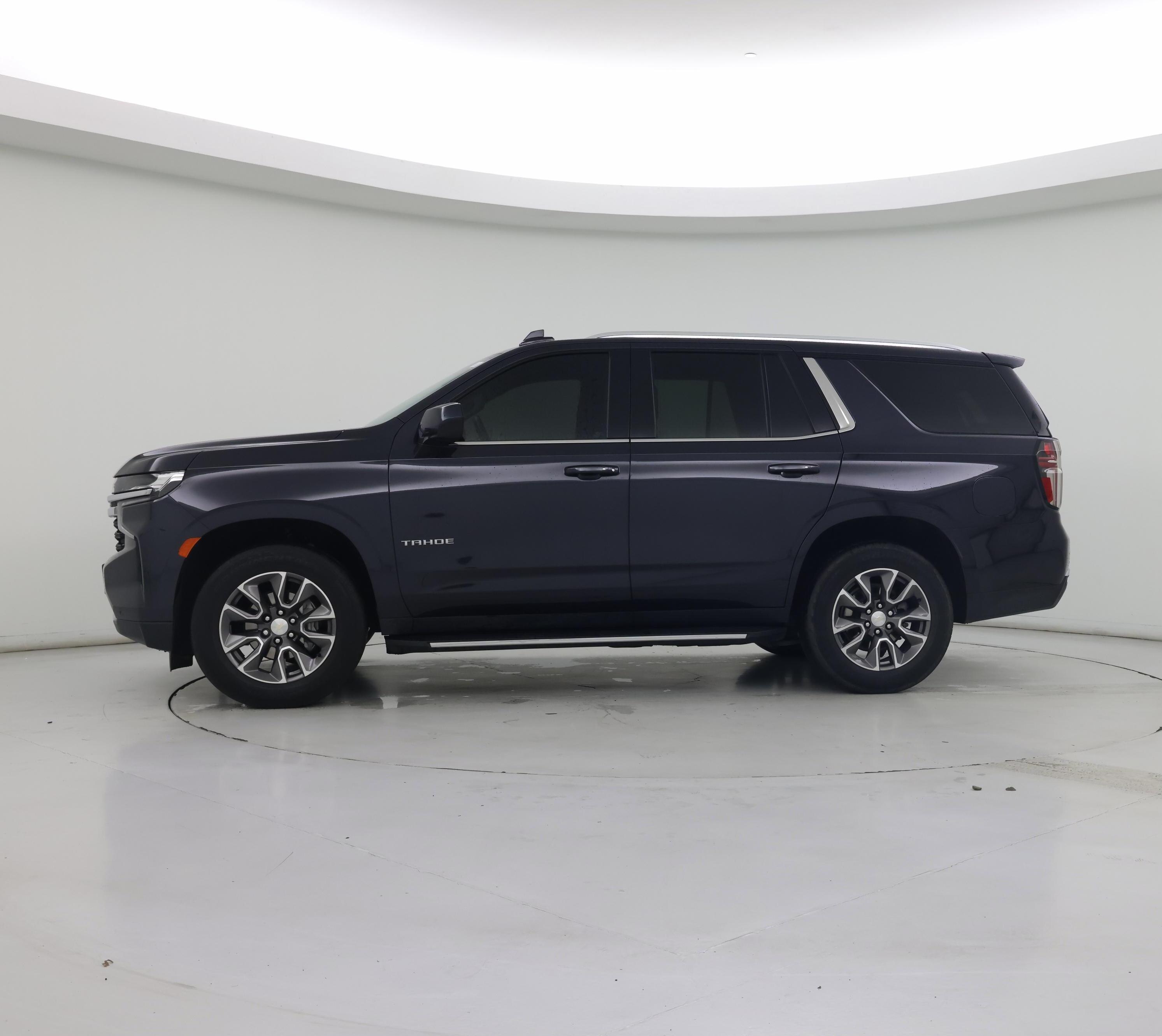 Thumbnail: 2023 Chevrolet Tahoe - 3