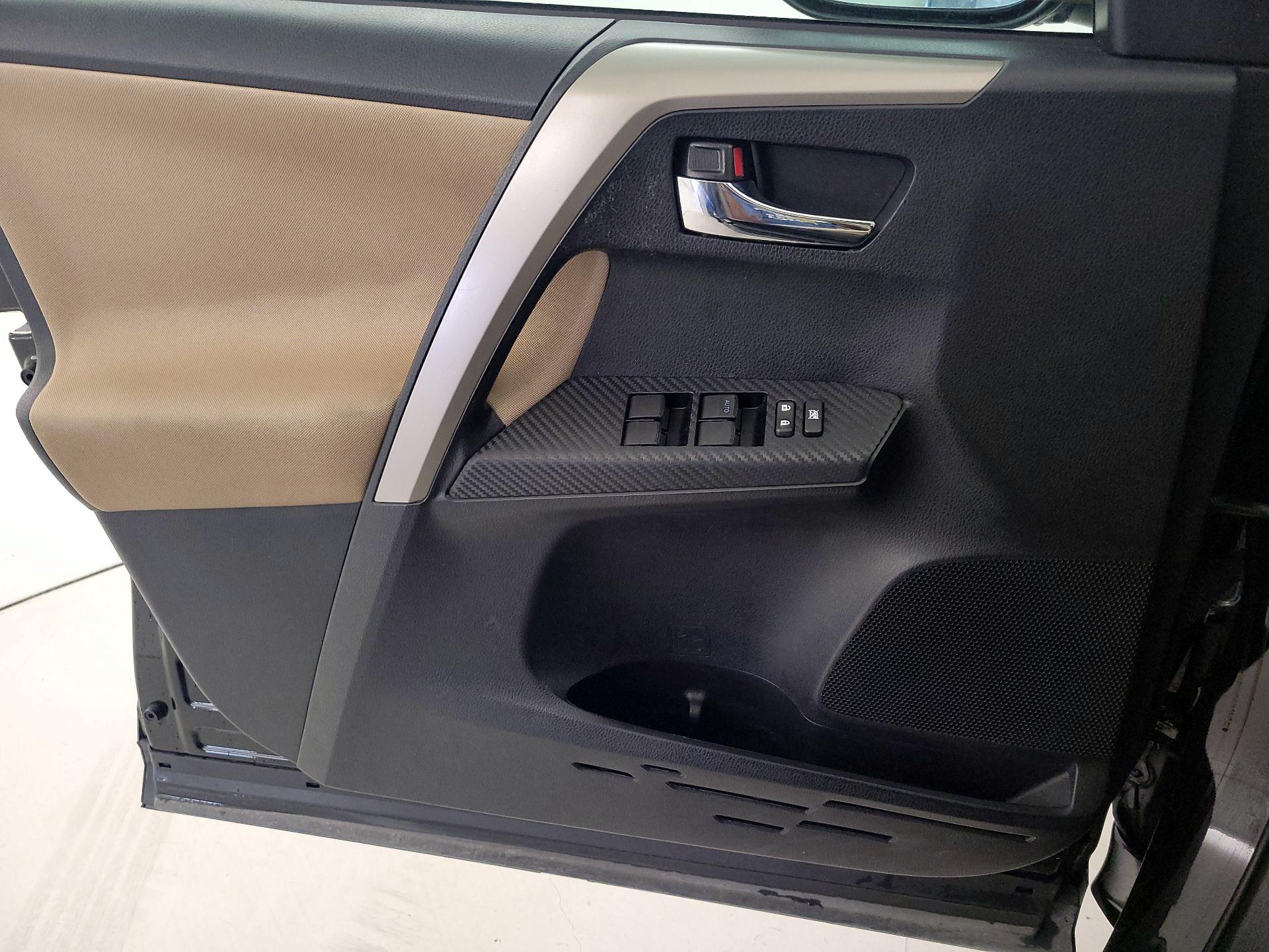 Thumbnail: 2014 Toyota RAV4 - 12