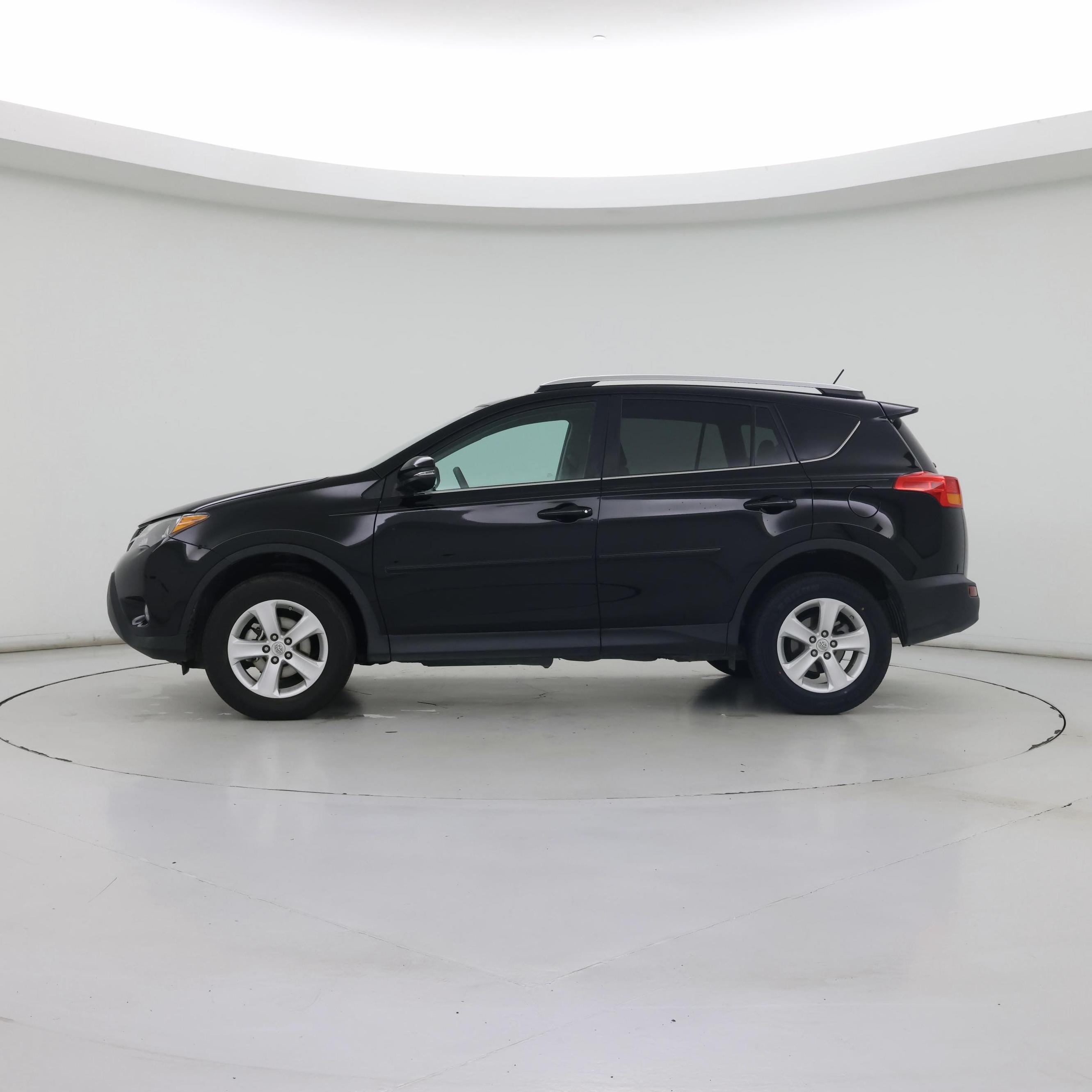 Thumbnail: 2014 Toyota RAV4 - 3
