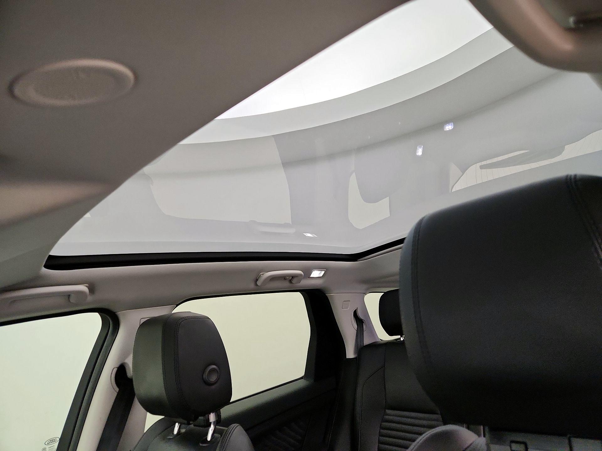 Thumbnail: 2023 Land Rover Discovery Sport - 20