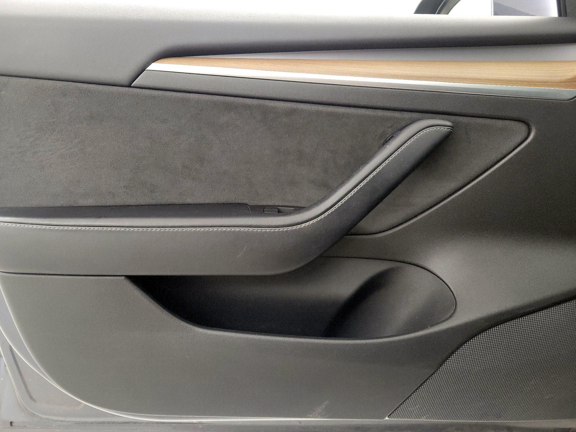 Thumbnail: 2021 Tesla Model 3 - 12