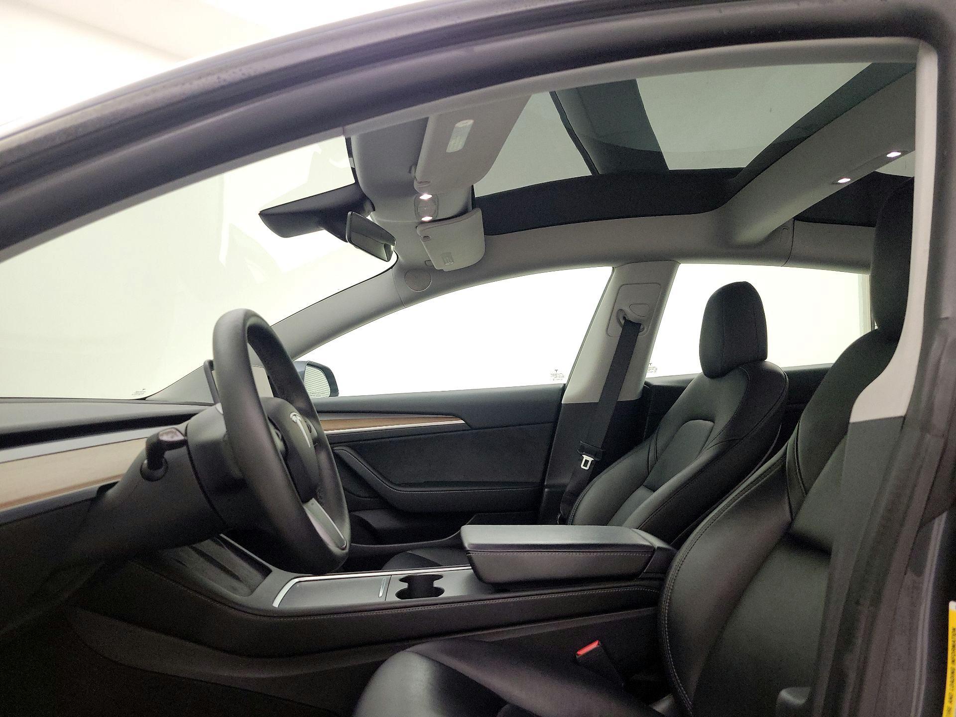 Thumbnail: 2021 Tesla Model 3 - 17