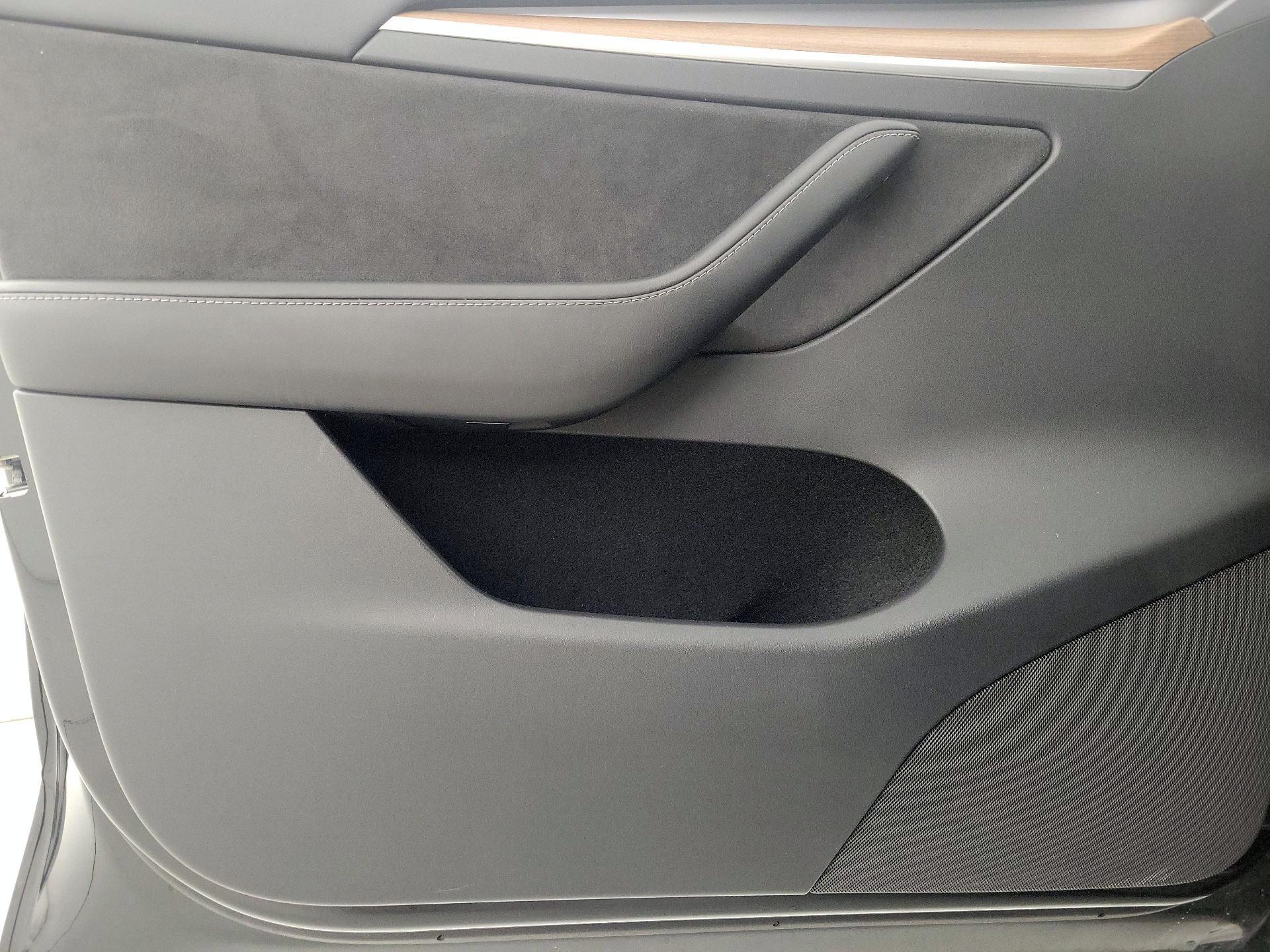 Thumbnail: 2023 Tesla Model Y - 12