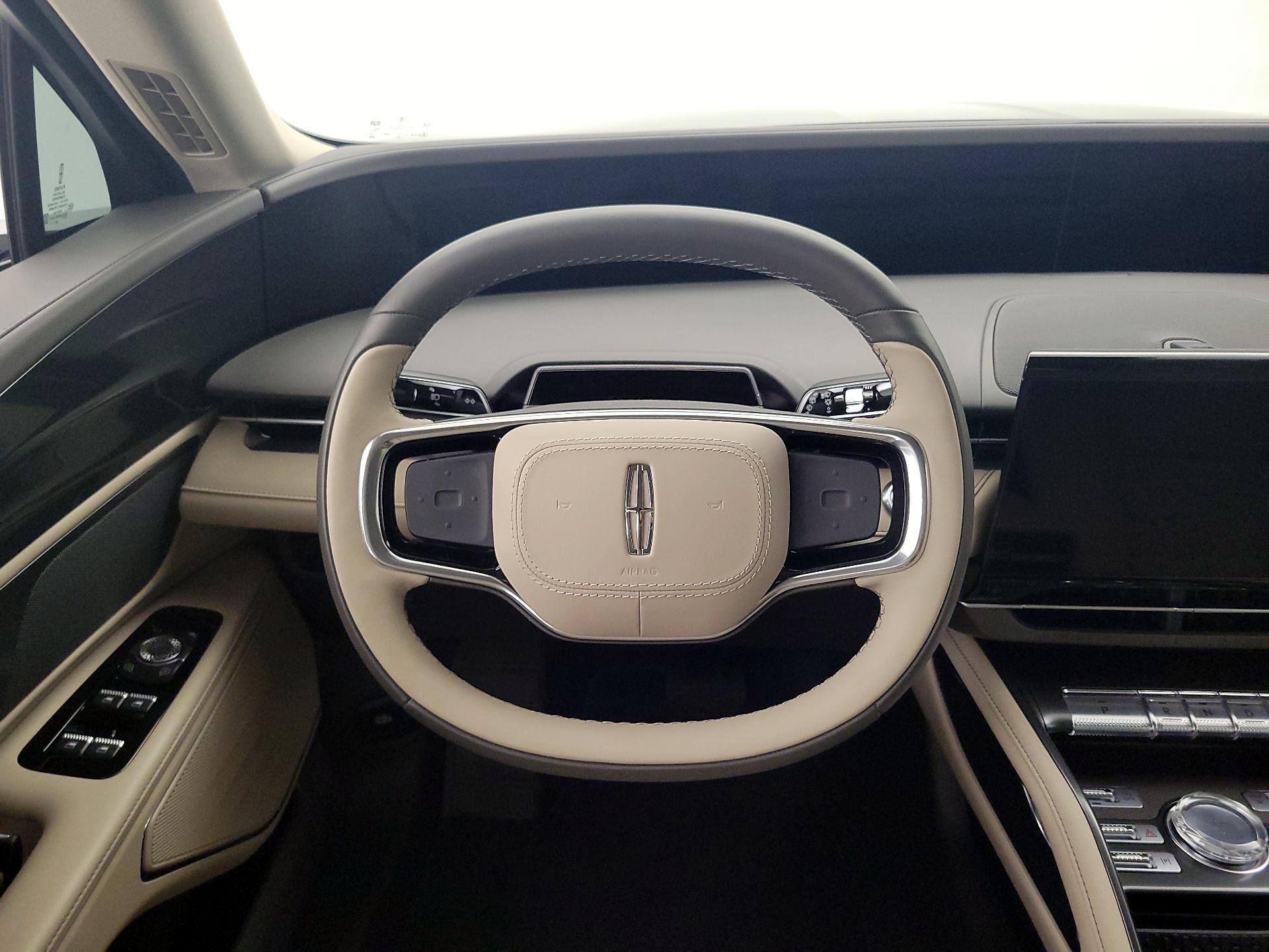 Thumbnail: 2025 Lincoln Nautilus - 10