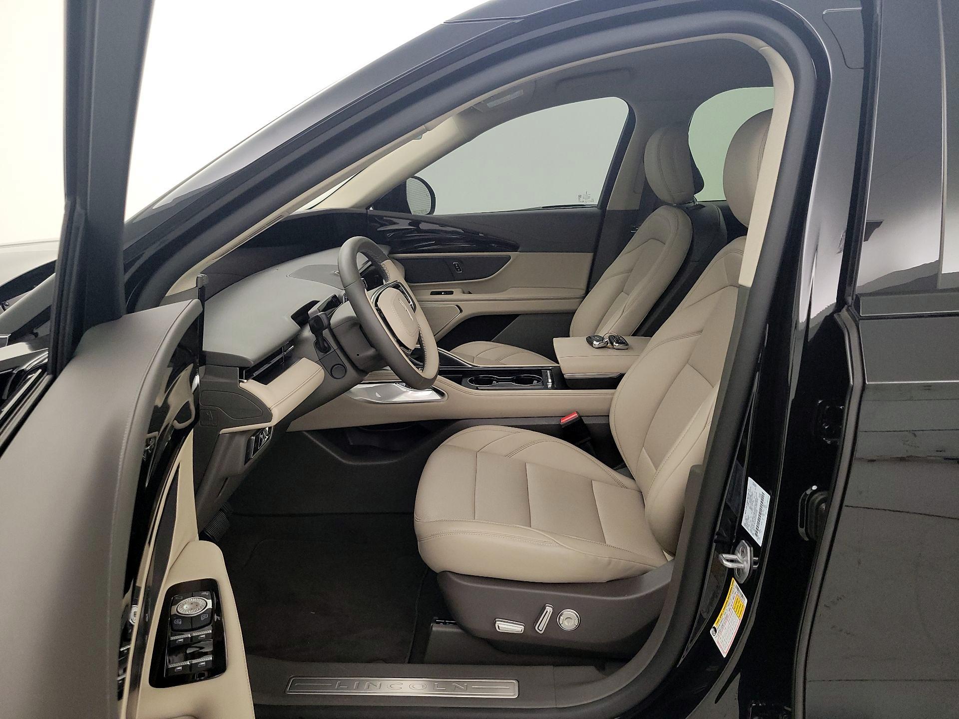 Thumbnail: 2025 Lincoln Nautilus - 11