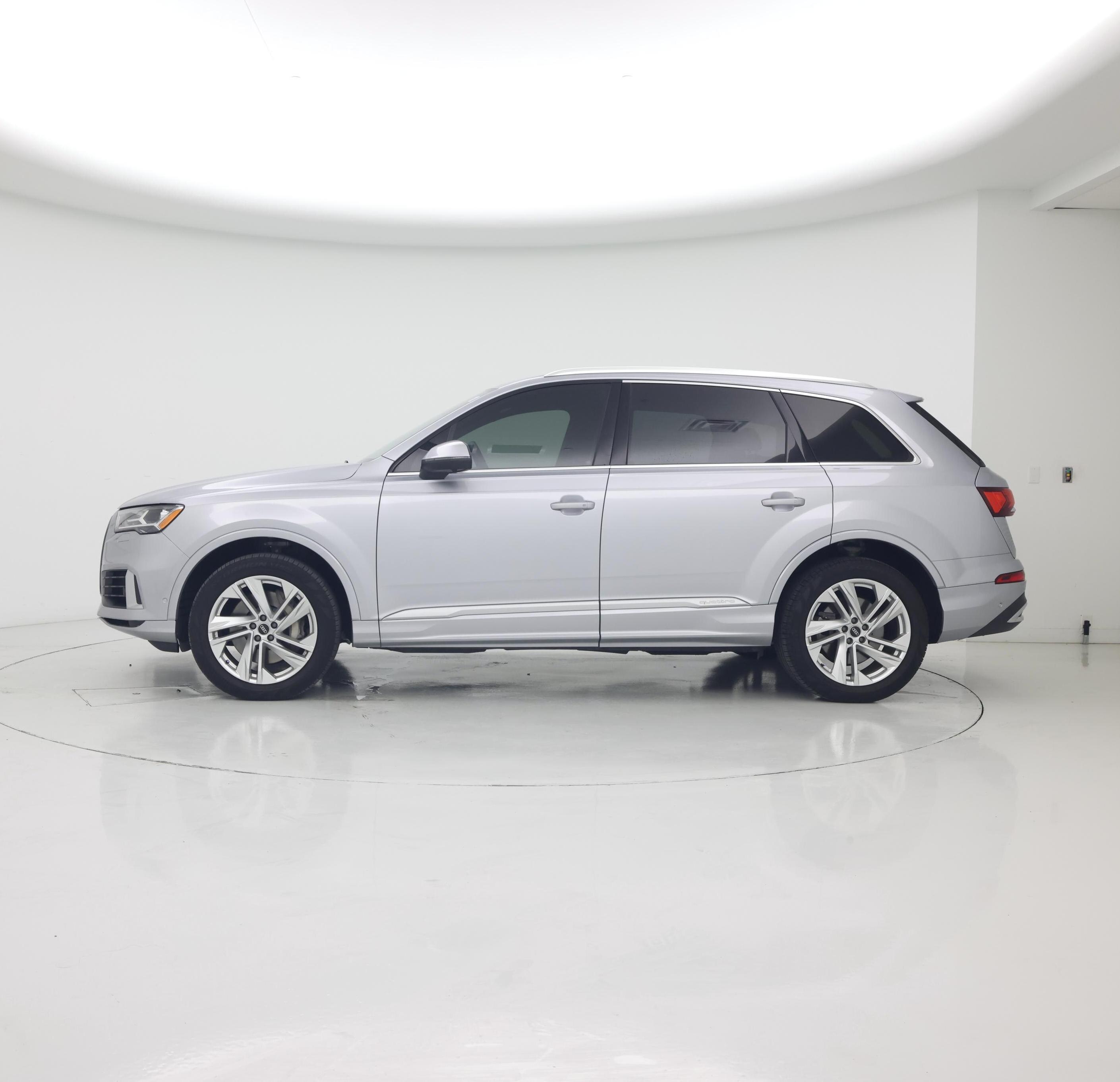 Thumbnail: 2022 Audi Q7 - 3
