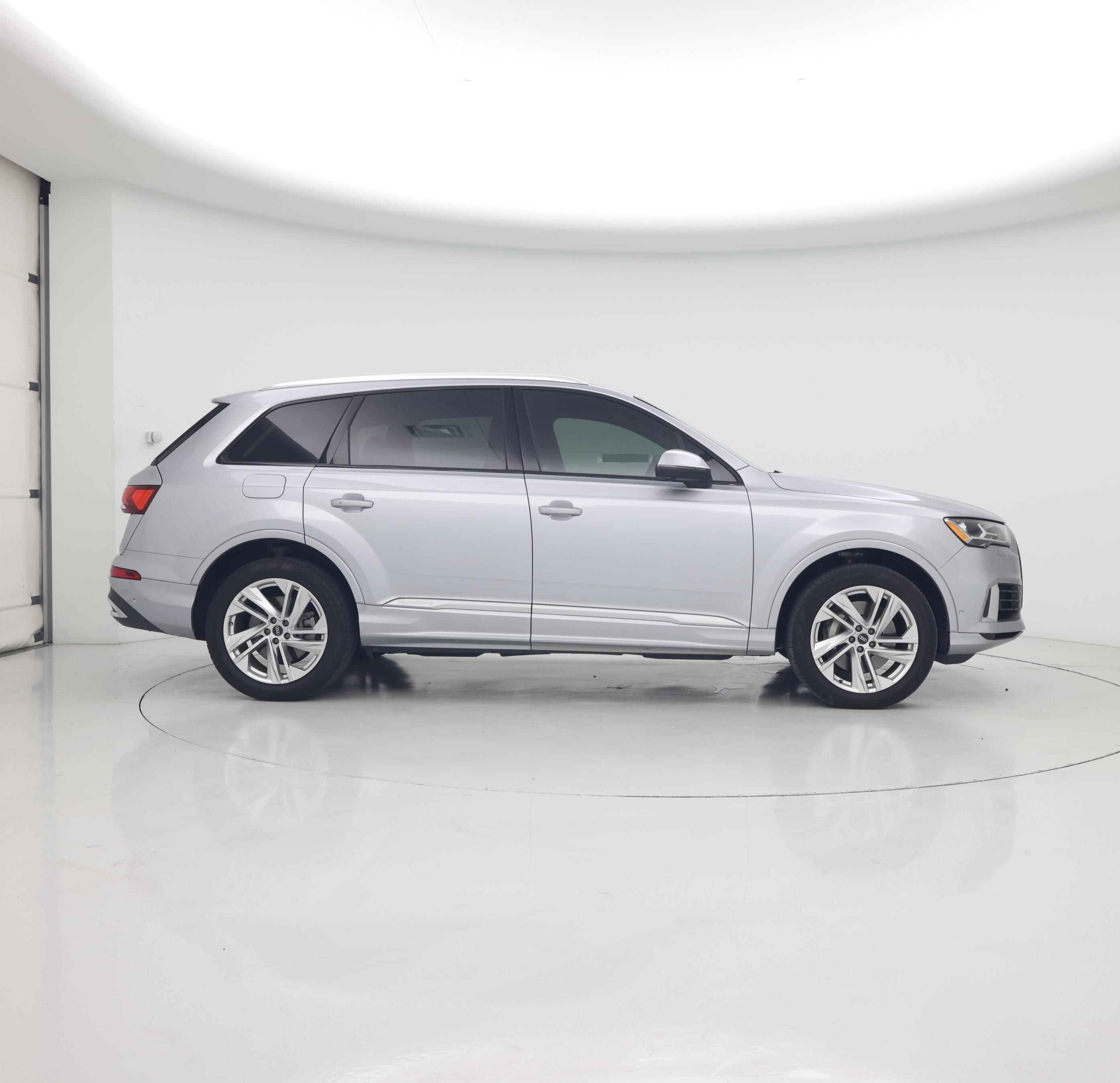 Thumbnail: 2022 Audi Q7 - 7