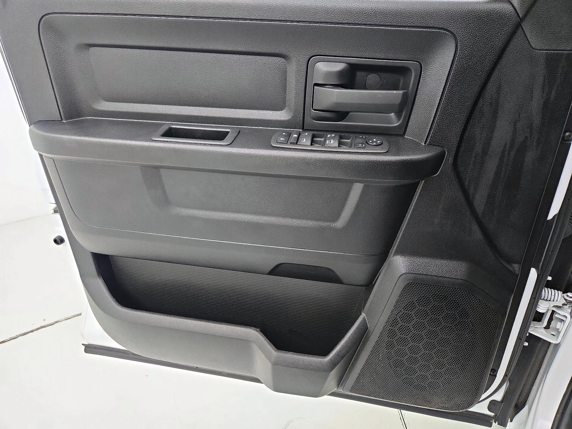 Thumbnail: 2023 RAM 1500 Classic - 12