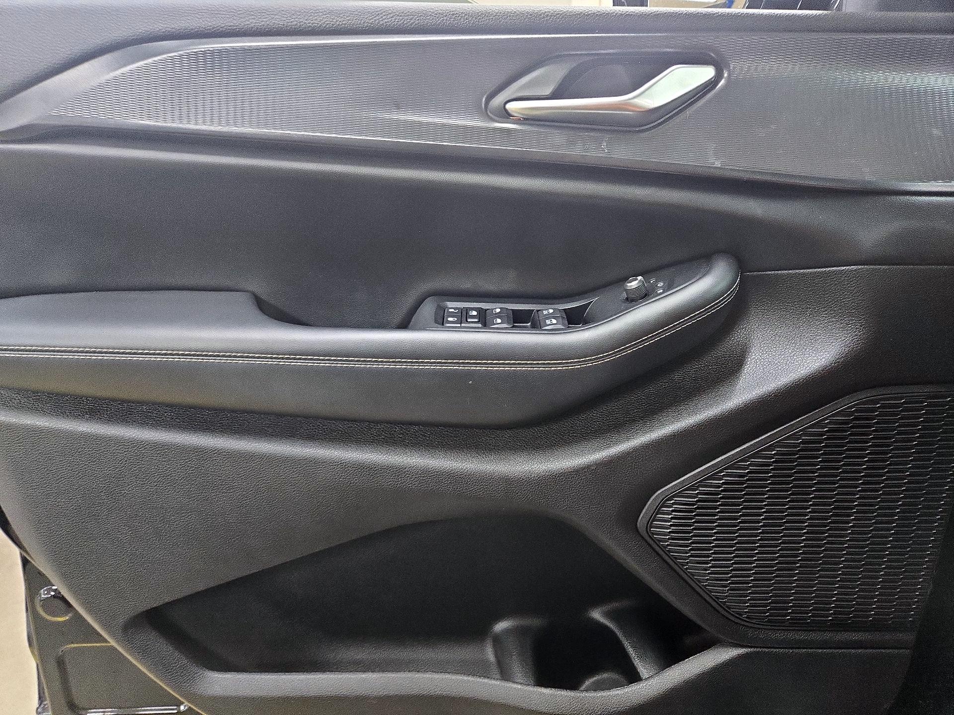 Thumbnail: 2023 Jeep Grand Cherokee - 12