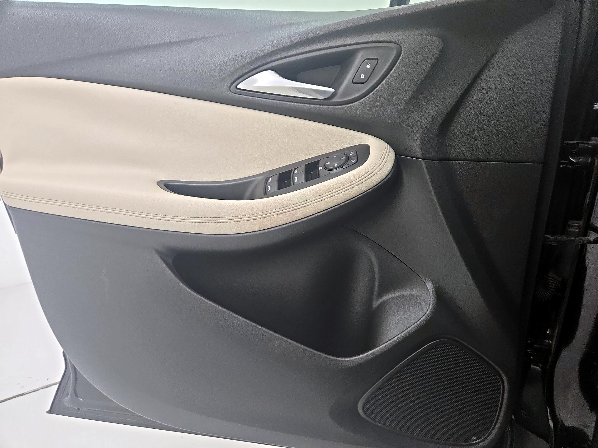 Thumbnail: 2020 Buick Encore GX - 12