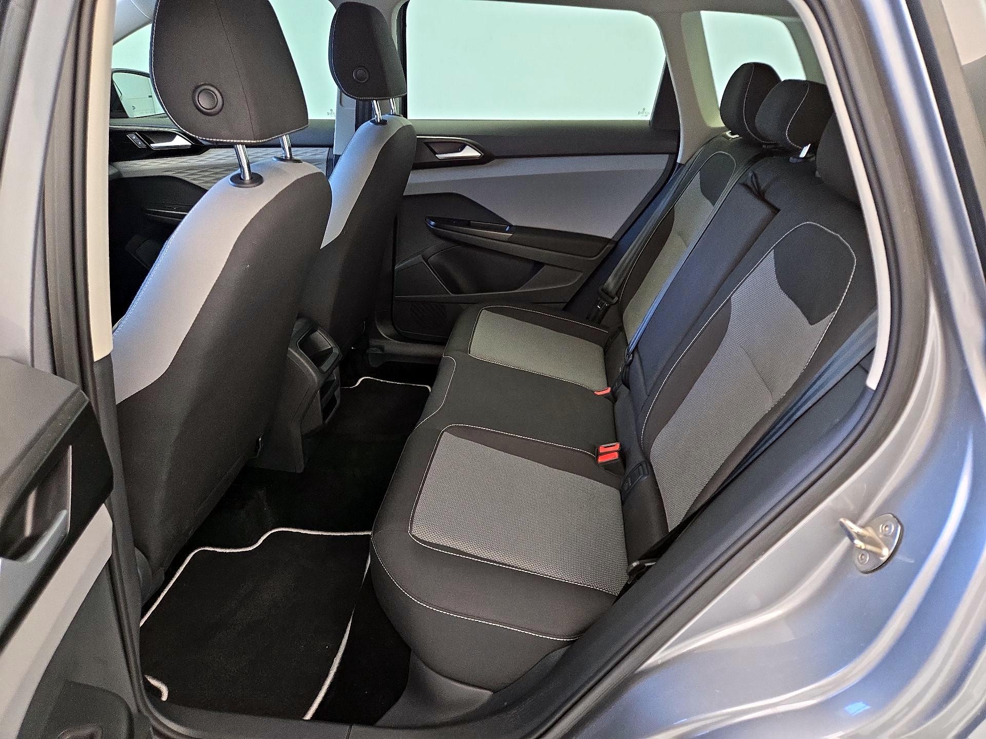 Thumbnail: 2023 Volkswagen Taos - 19