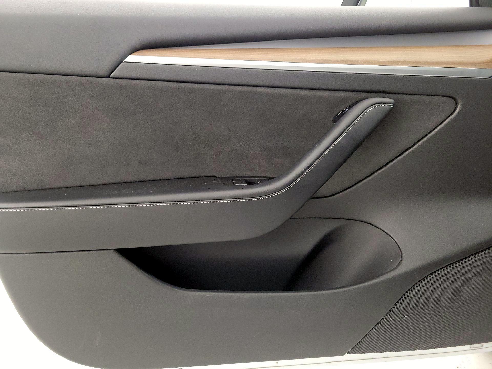 Thumbnail: 2022 Tesla Model 3 - 12