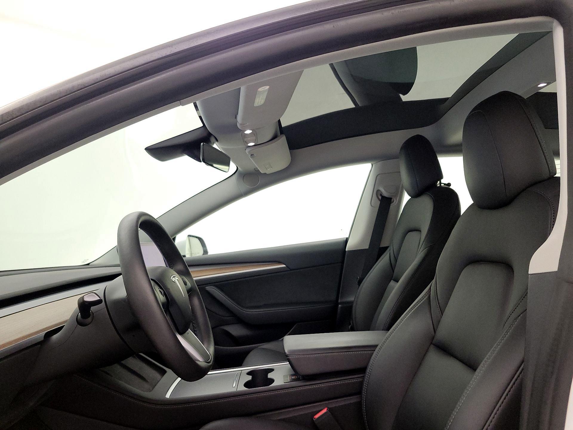 Thumbnail: 2022 Tesla Model 3 - 17