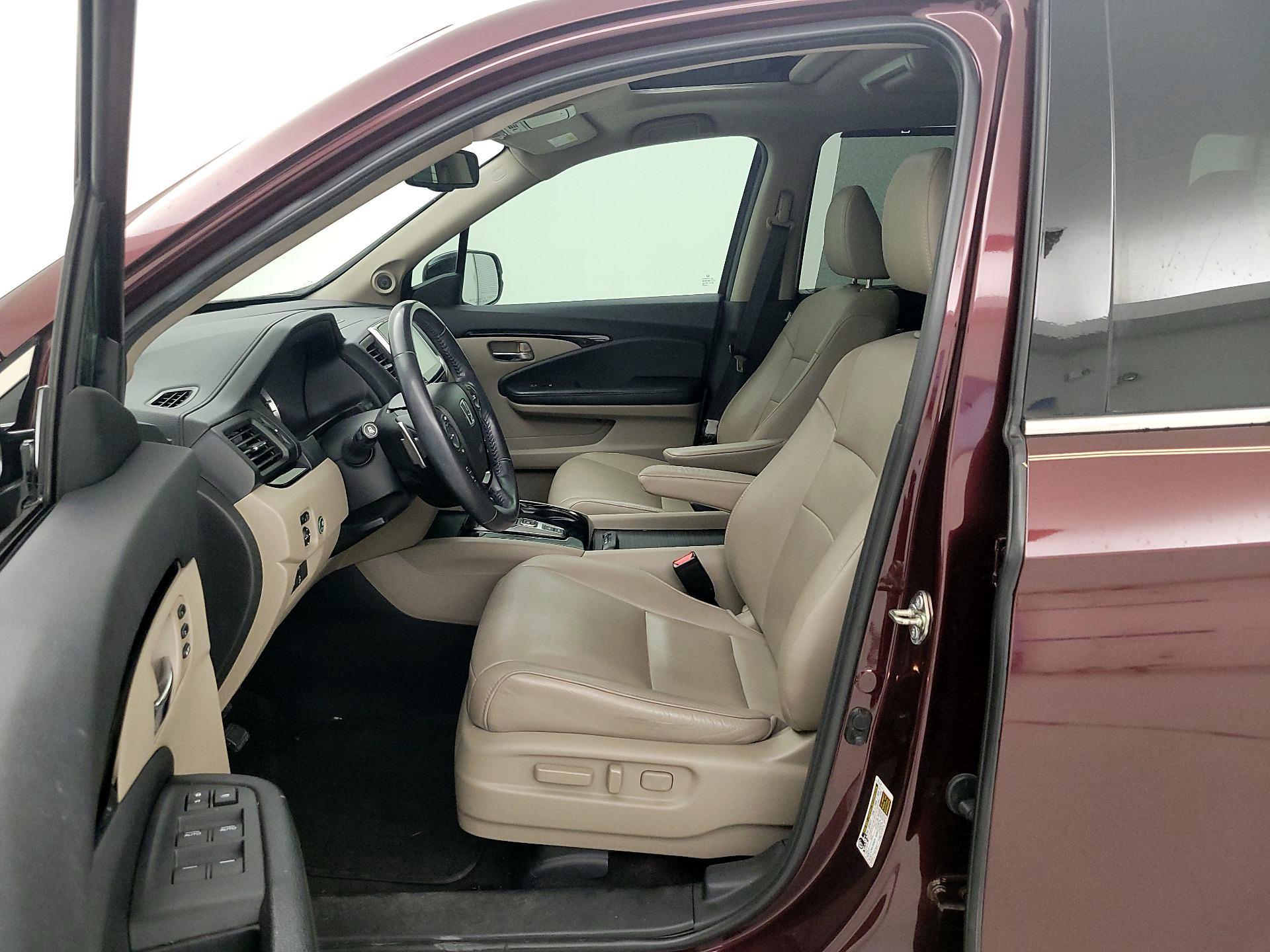 Thumbnail: 2017 Honda Pilot - 11