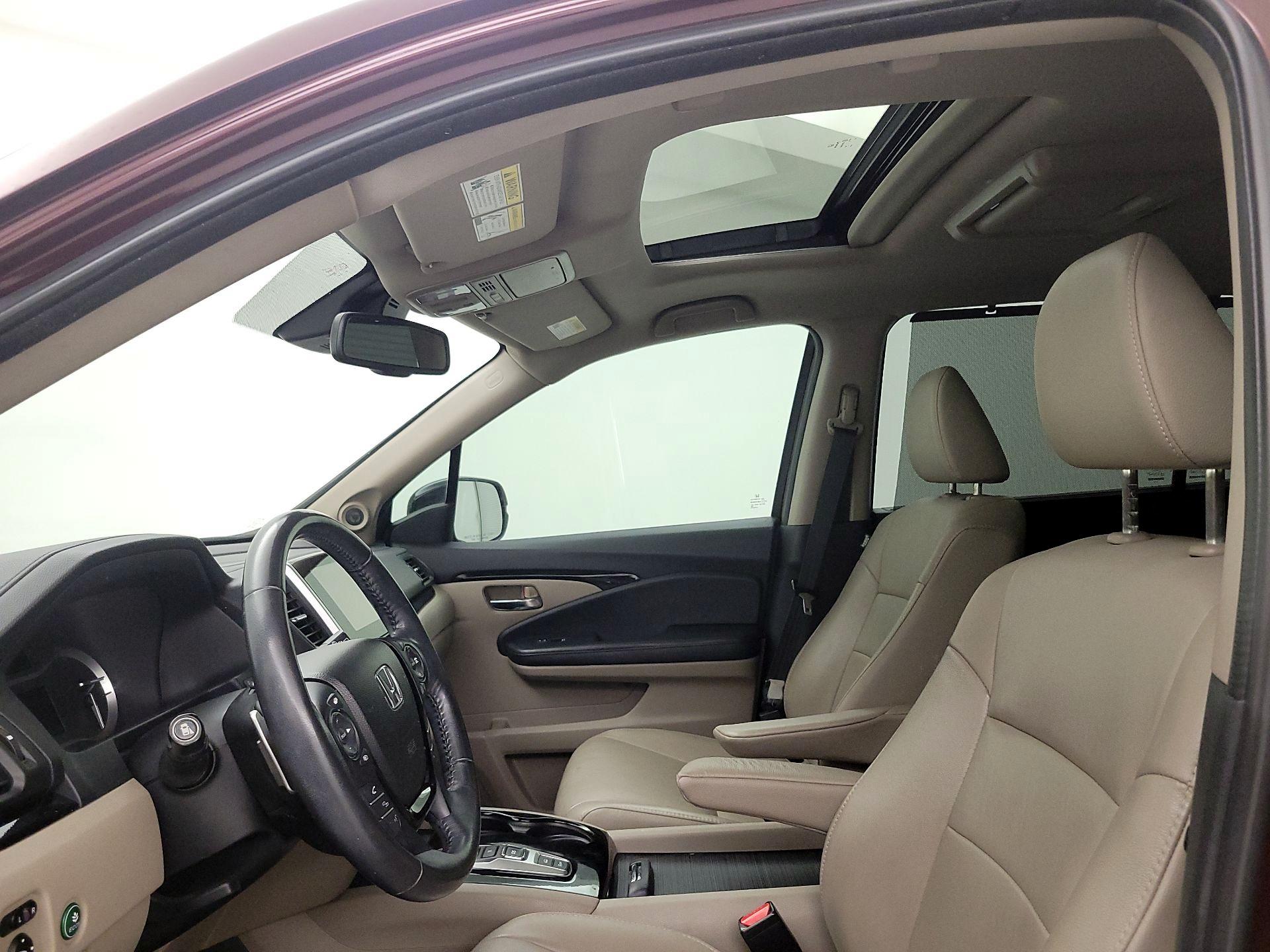 Thumbnail: 2017 Honda Pilot - 19