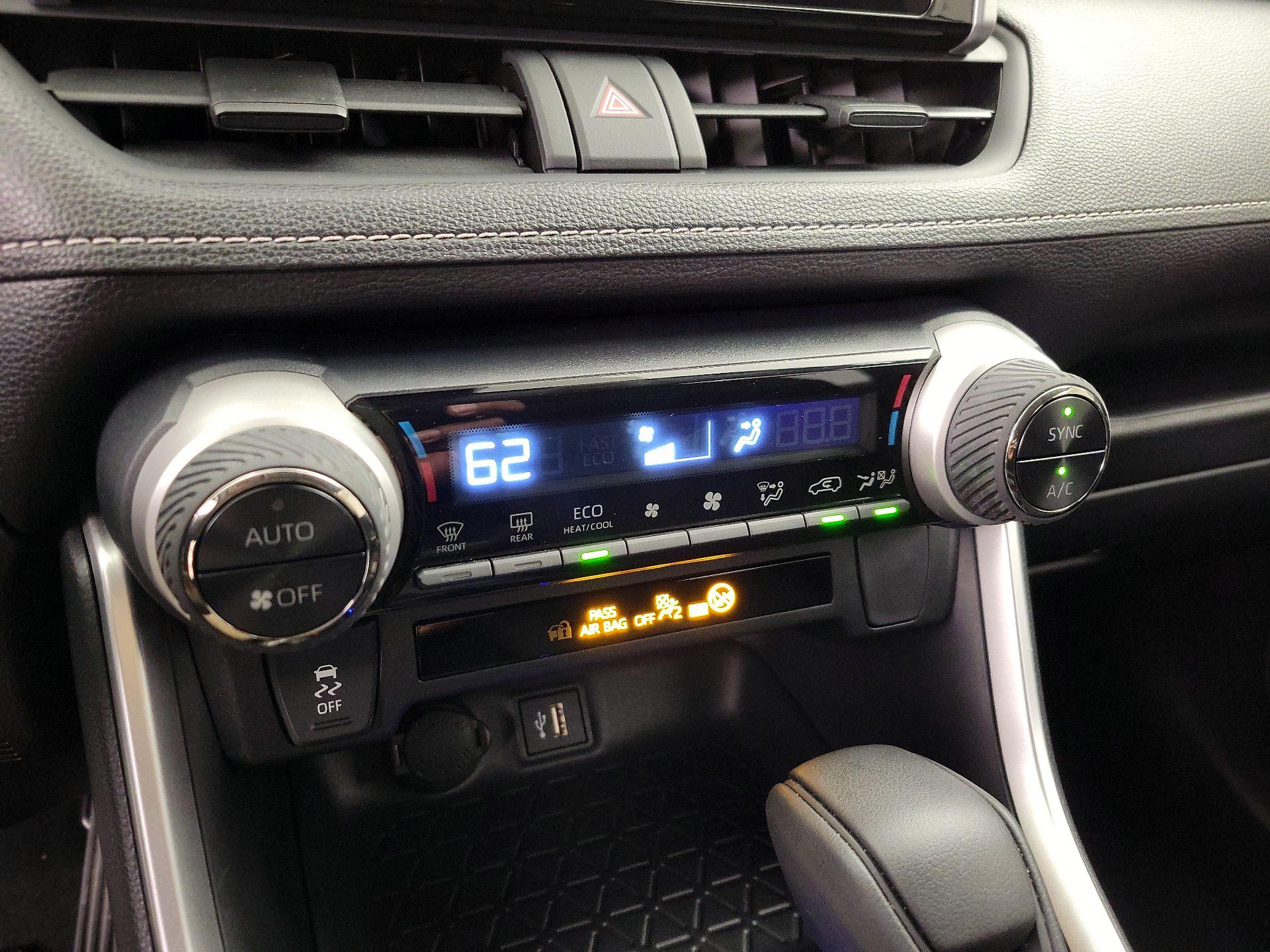 Thumbnail: 2025 Toyota RAV4 - 16