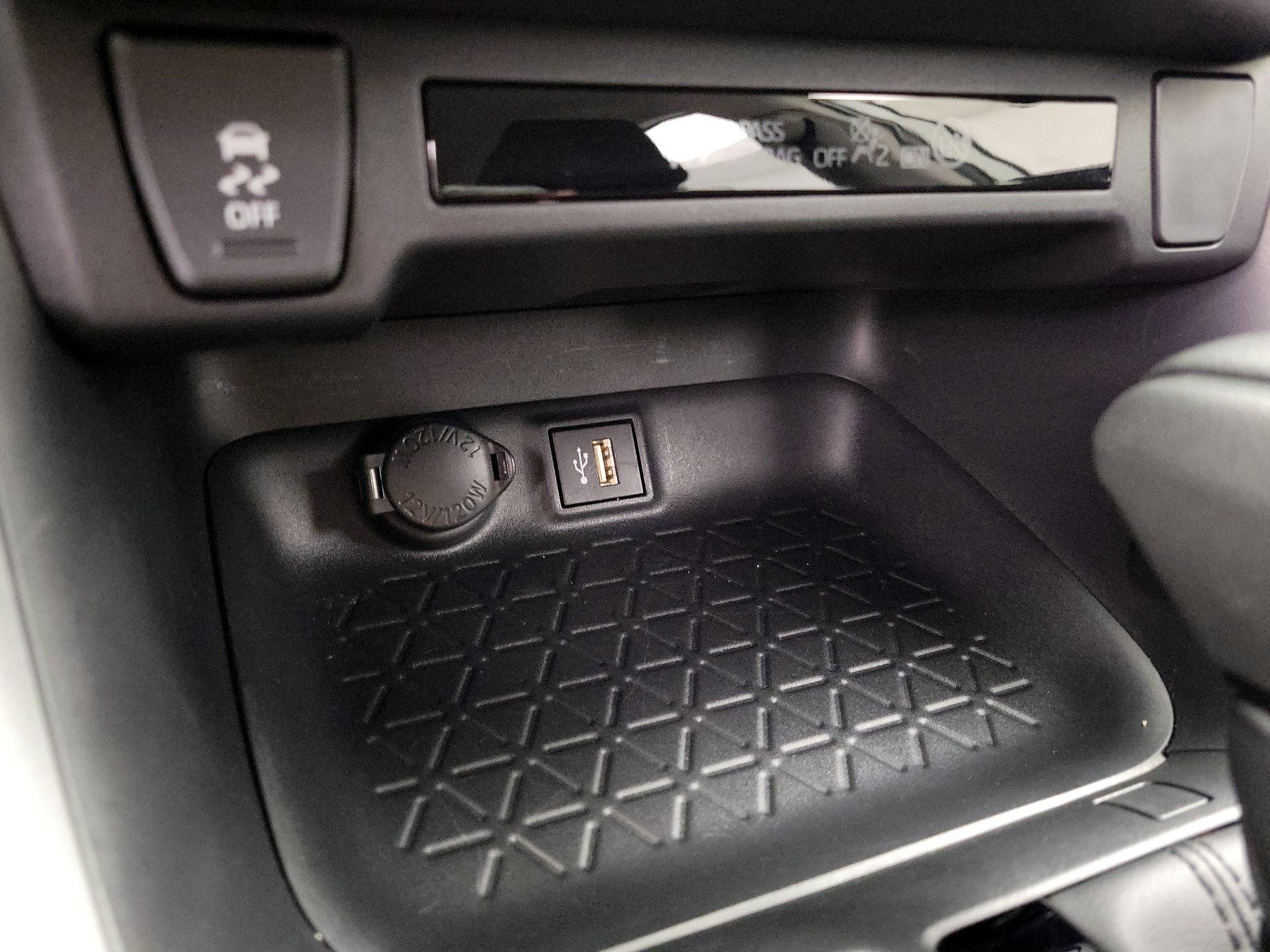 Thumbnail: 2025 Toyota RAV4 - 18