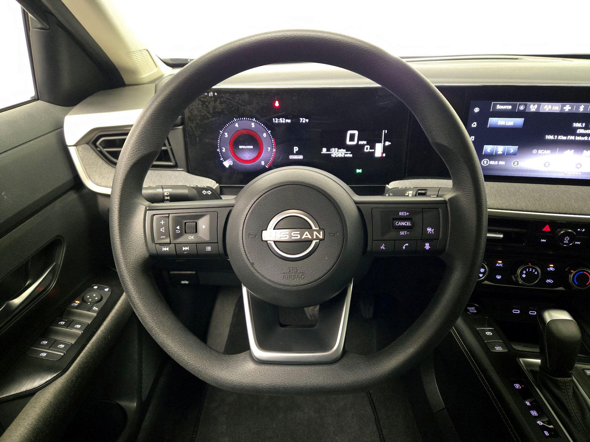 Thumbnail: 2025 Nissan Kicks - 10