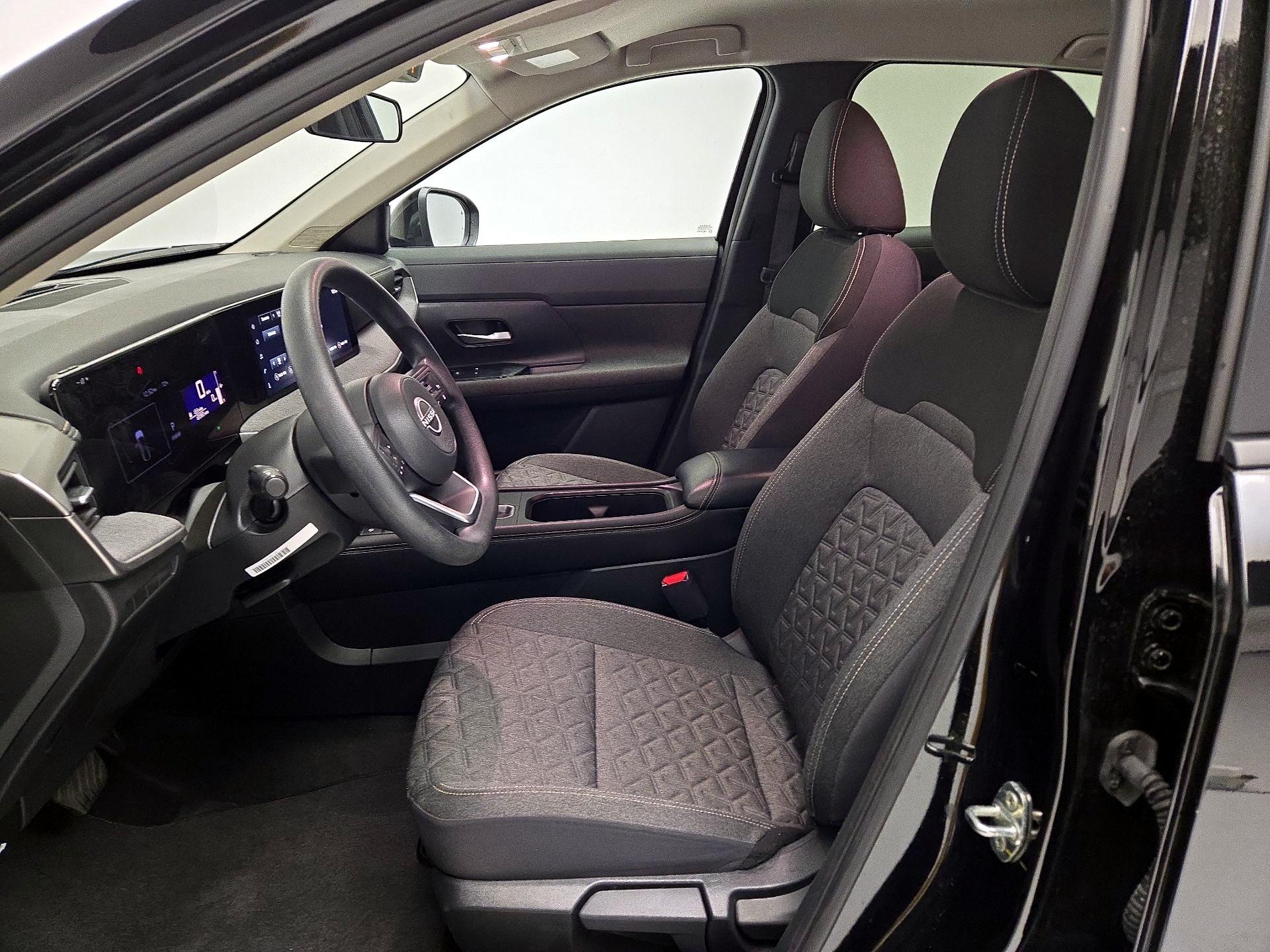 Thumbnail: 2025 Nissan Kicks - 11