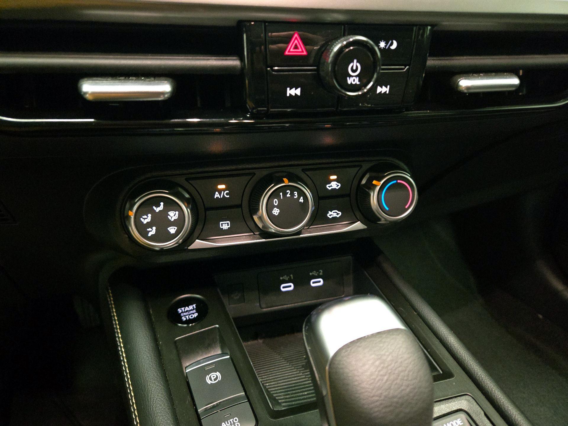 Thumbnail: 2025 Nissan Kicks - 15