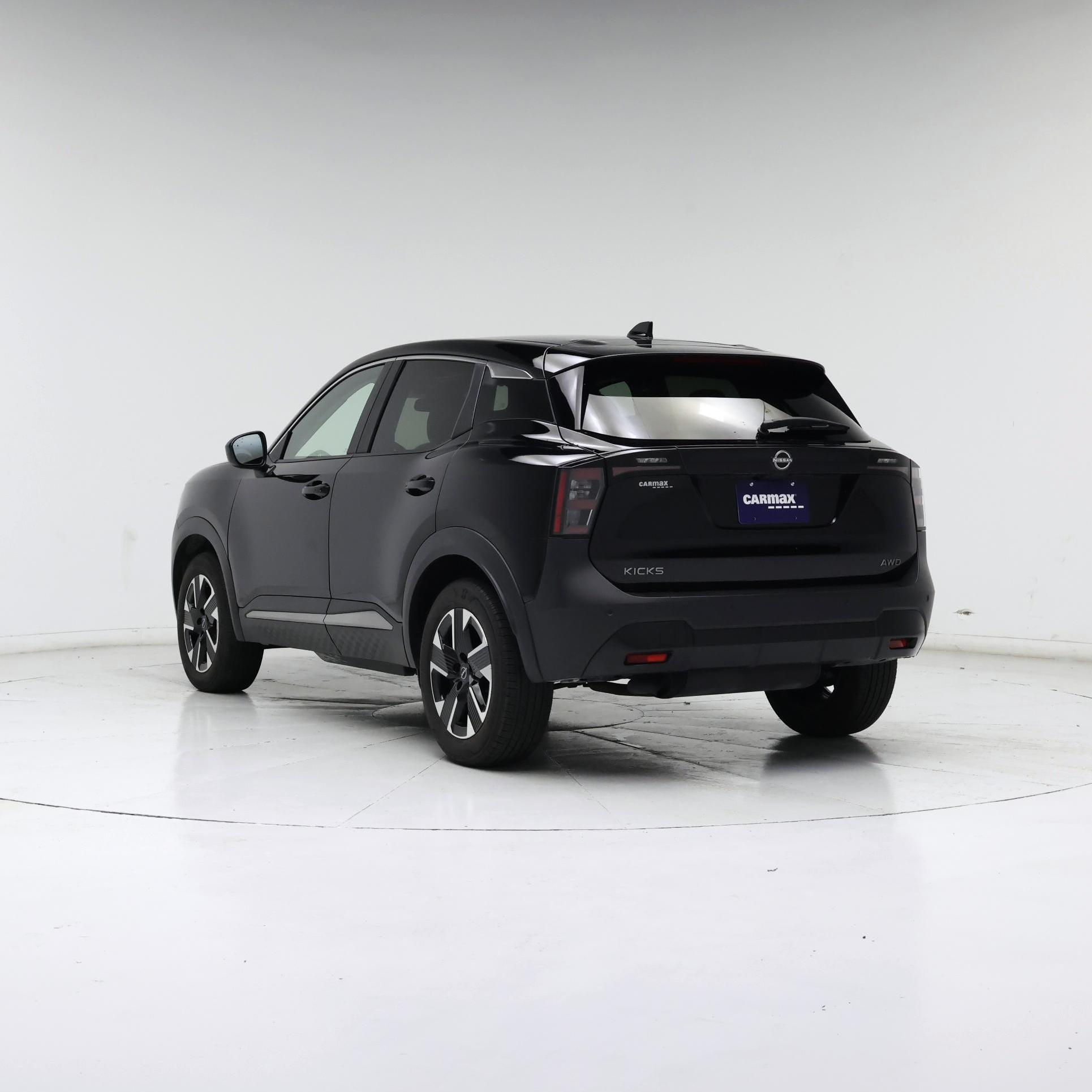 Thumbnail: 2025 Nissan Kicks - 2