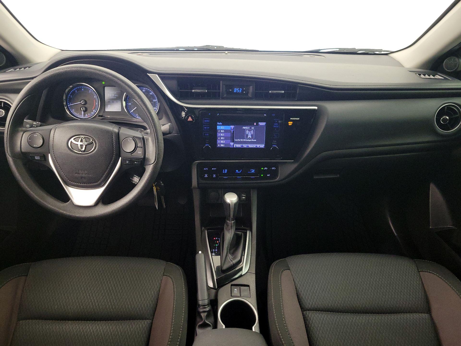 Thumbnail: 2017 Toyota Corolla - 9