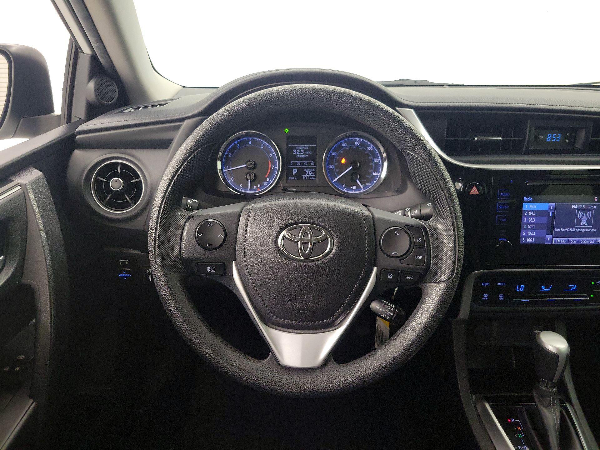 Thumbnail: 2017 Toyota Corolla - 10