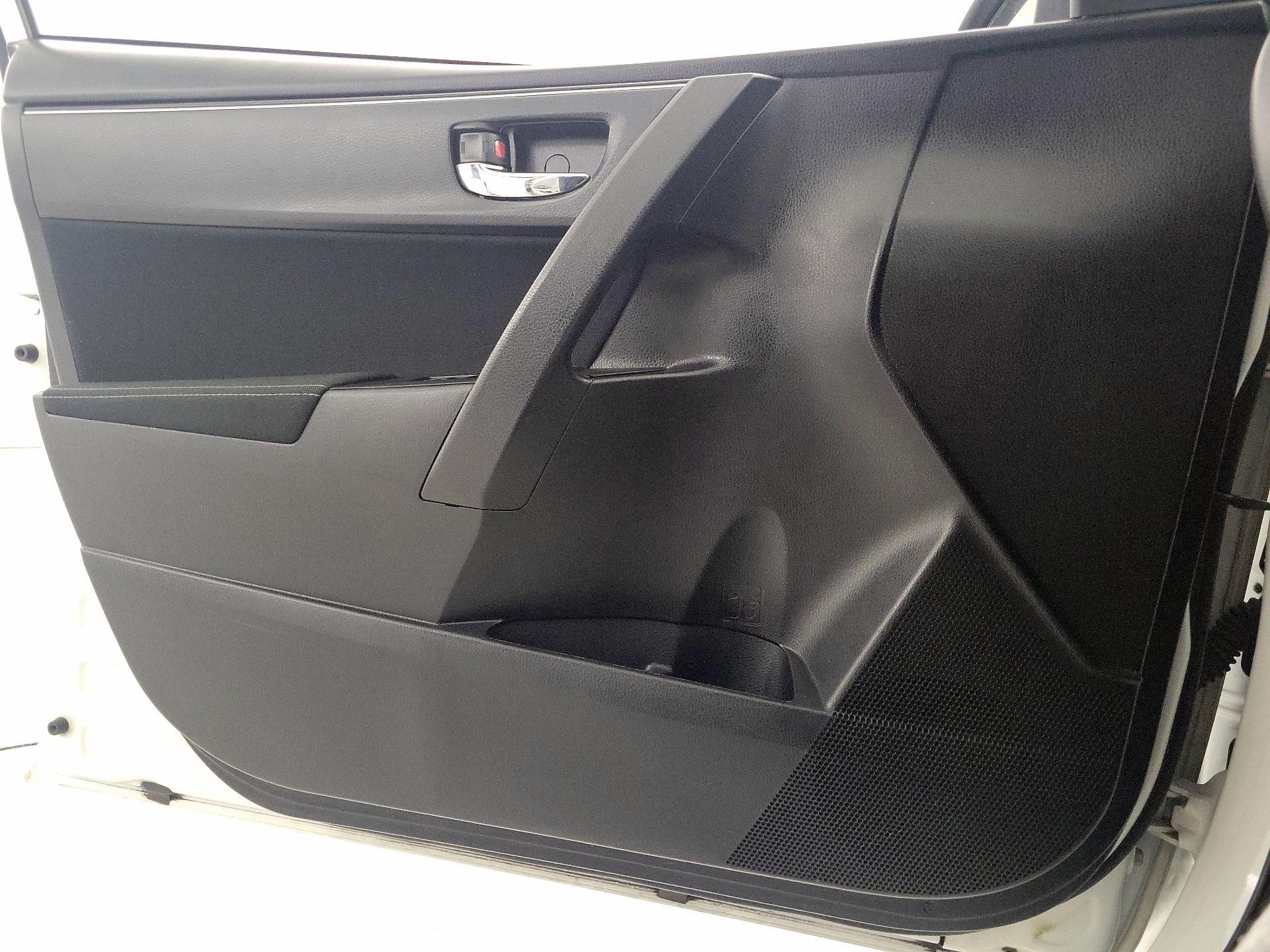 Thumbnail: 2017 Toyota Corolla - 12