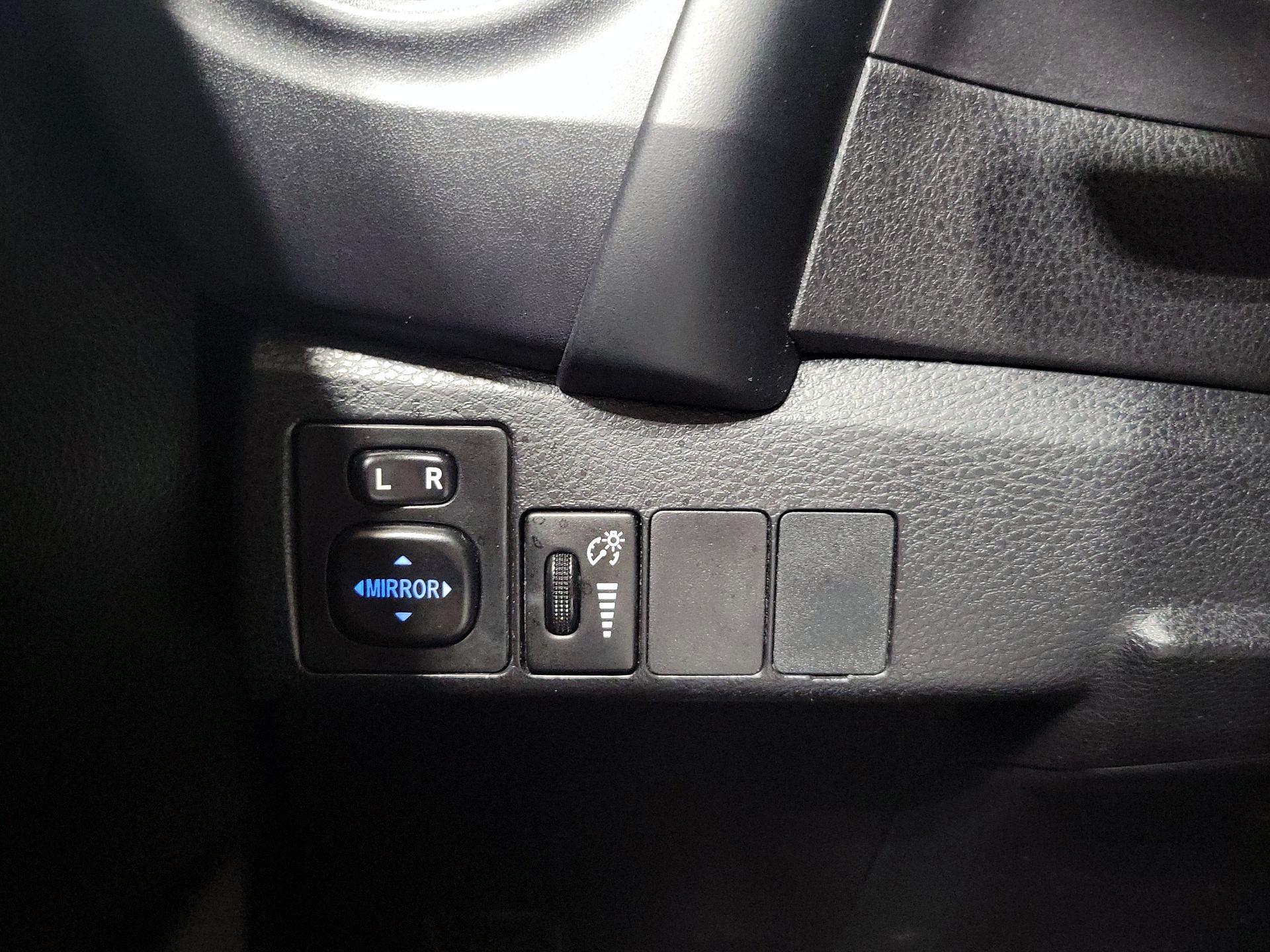 Thumbnail: 2017 Toyota Corolla - 13