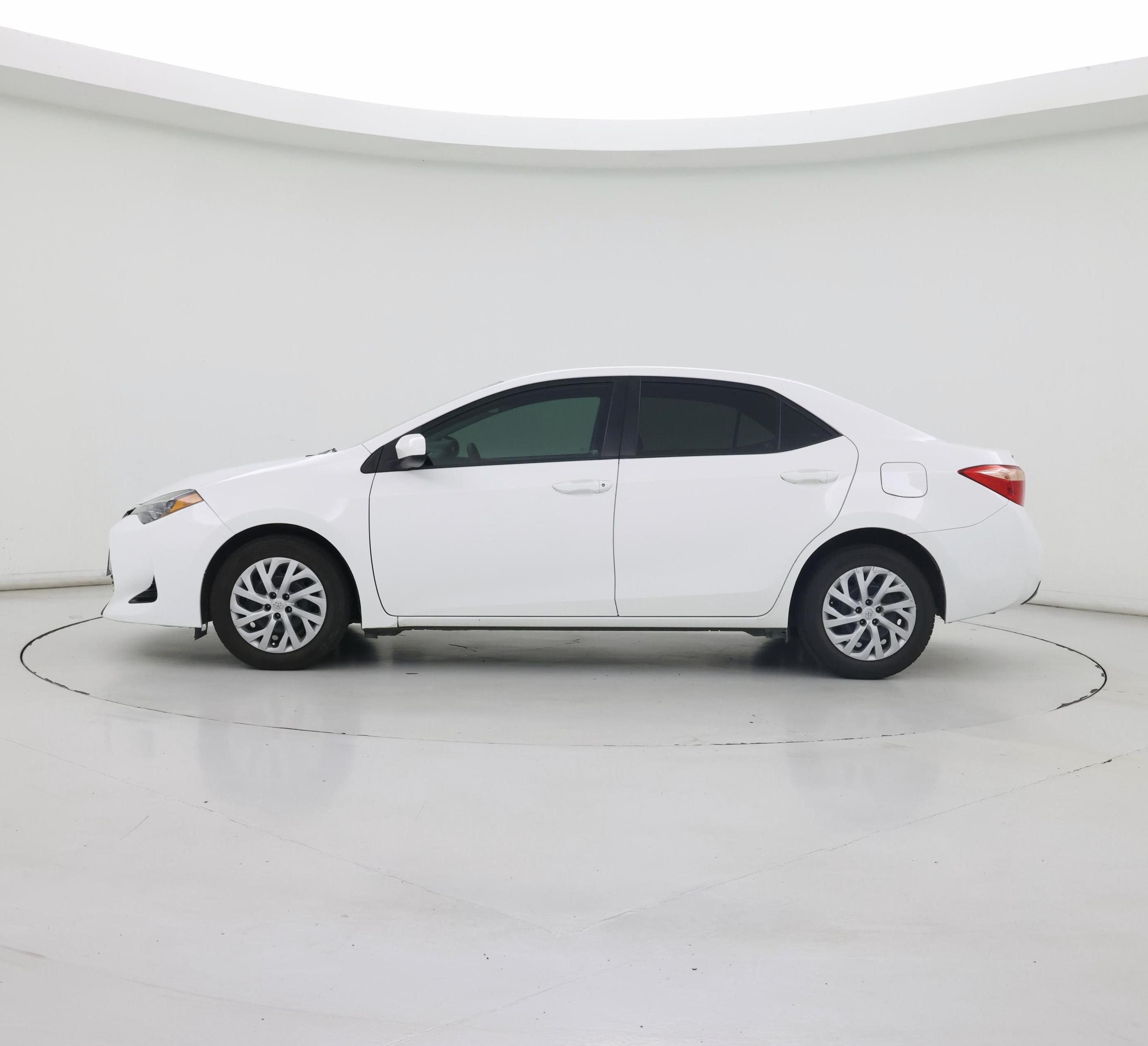 Thumbnail: 2017 Toyota Corolla - 3