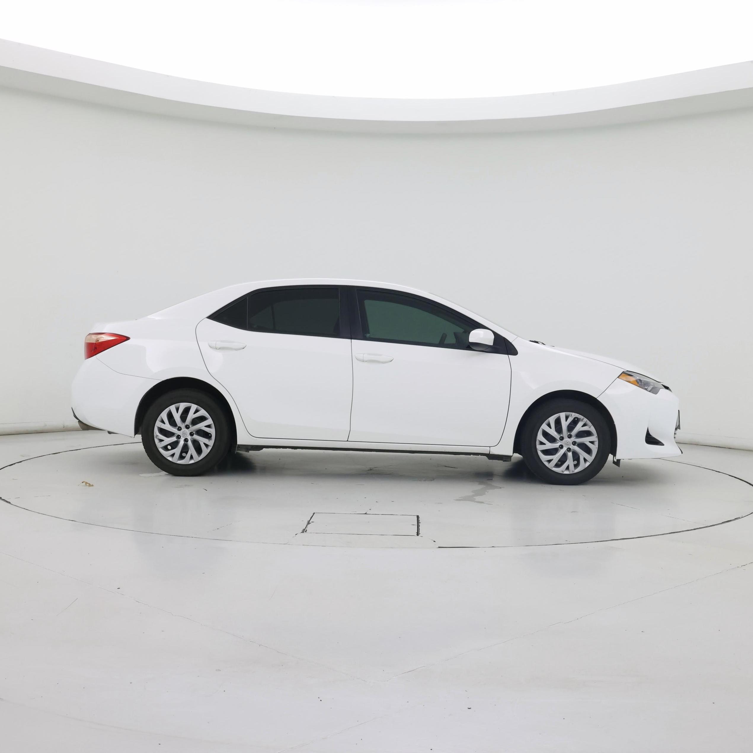 Thumbnail: 2017 Toyota Corolla - 7