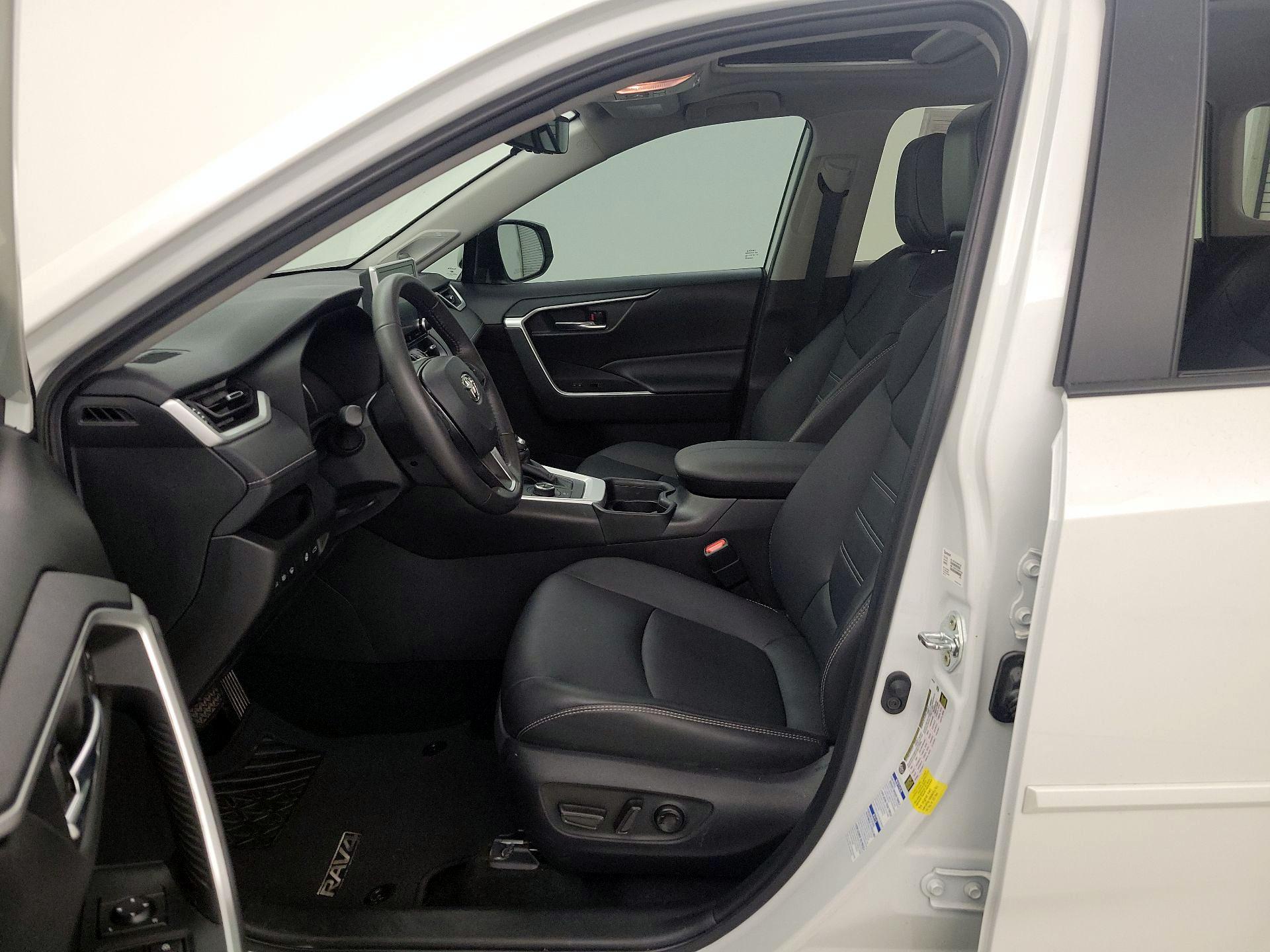 Thumbnail: 2021 Toyota RAV4 - 11