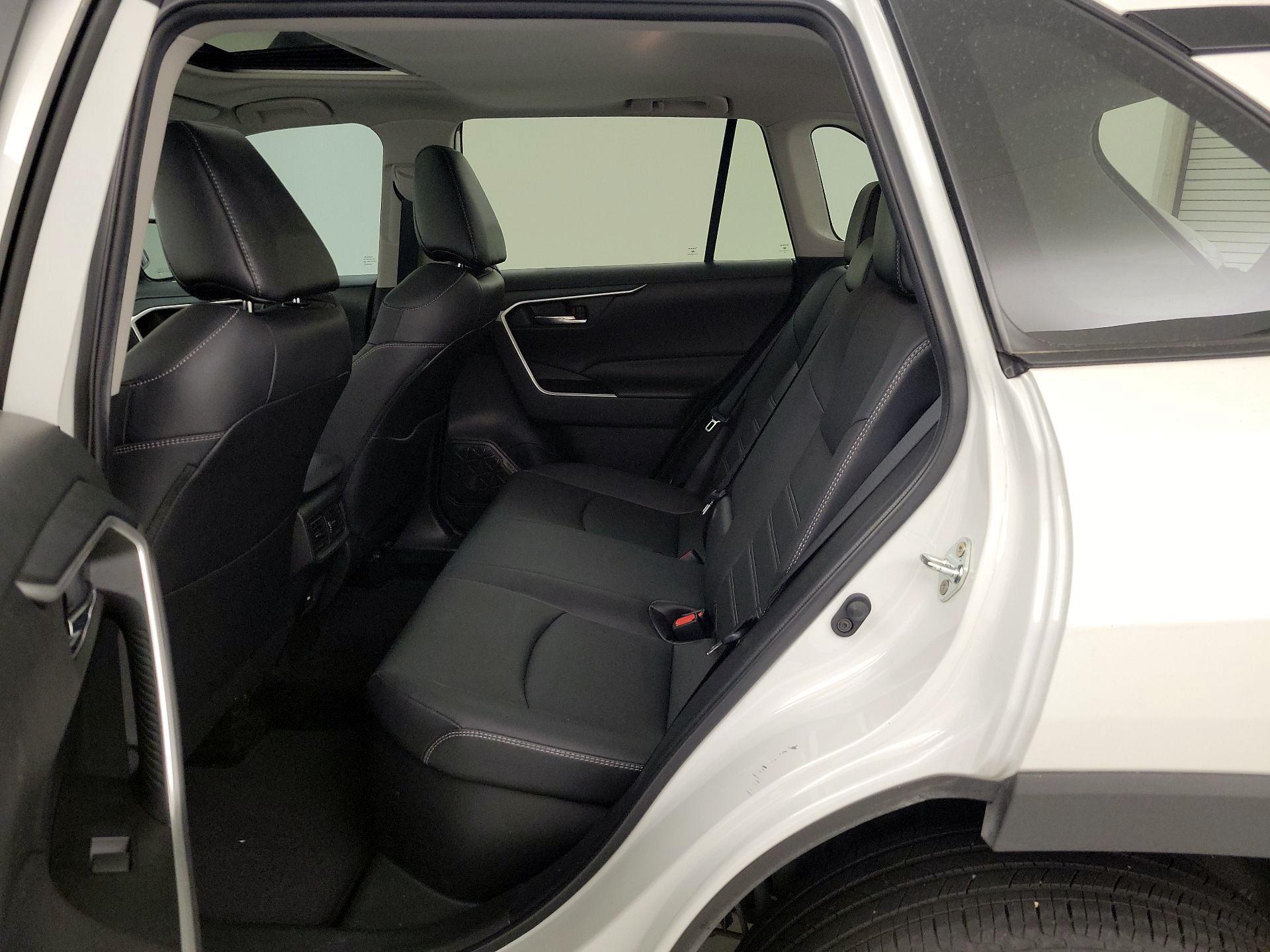 Thumbnail: 2021 Toyota RAV4 - 20