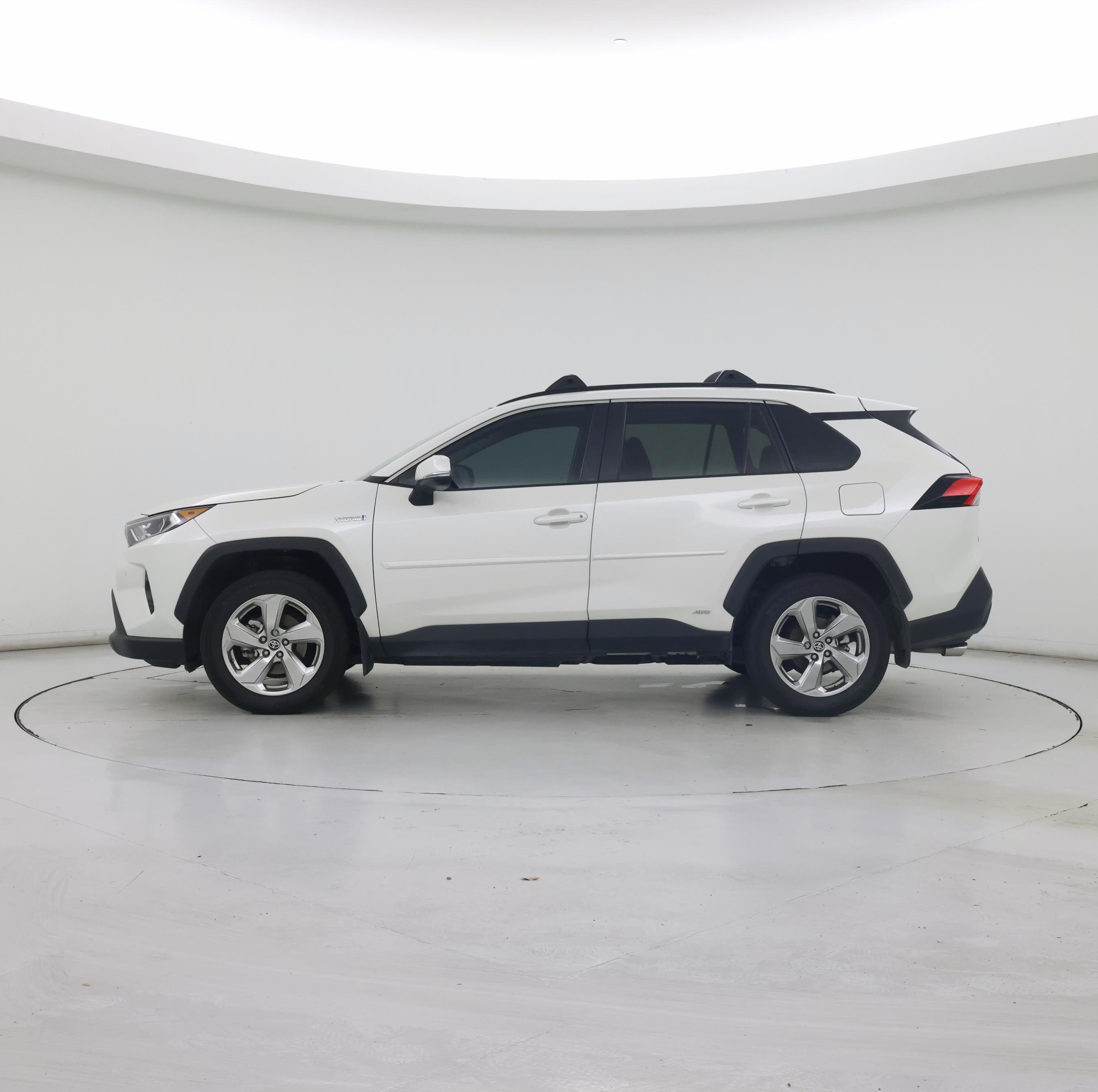 Thumbnail: 2021 Toyota RAV4 - 3