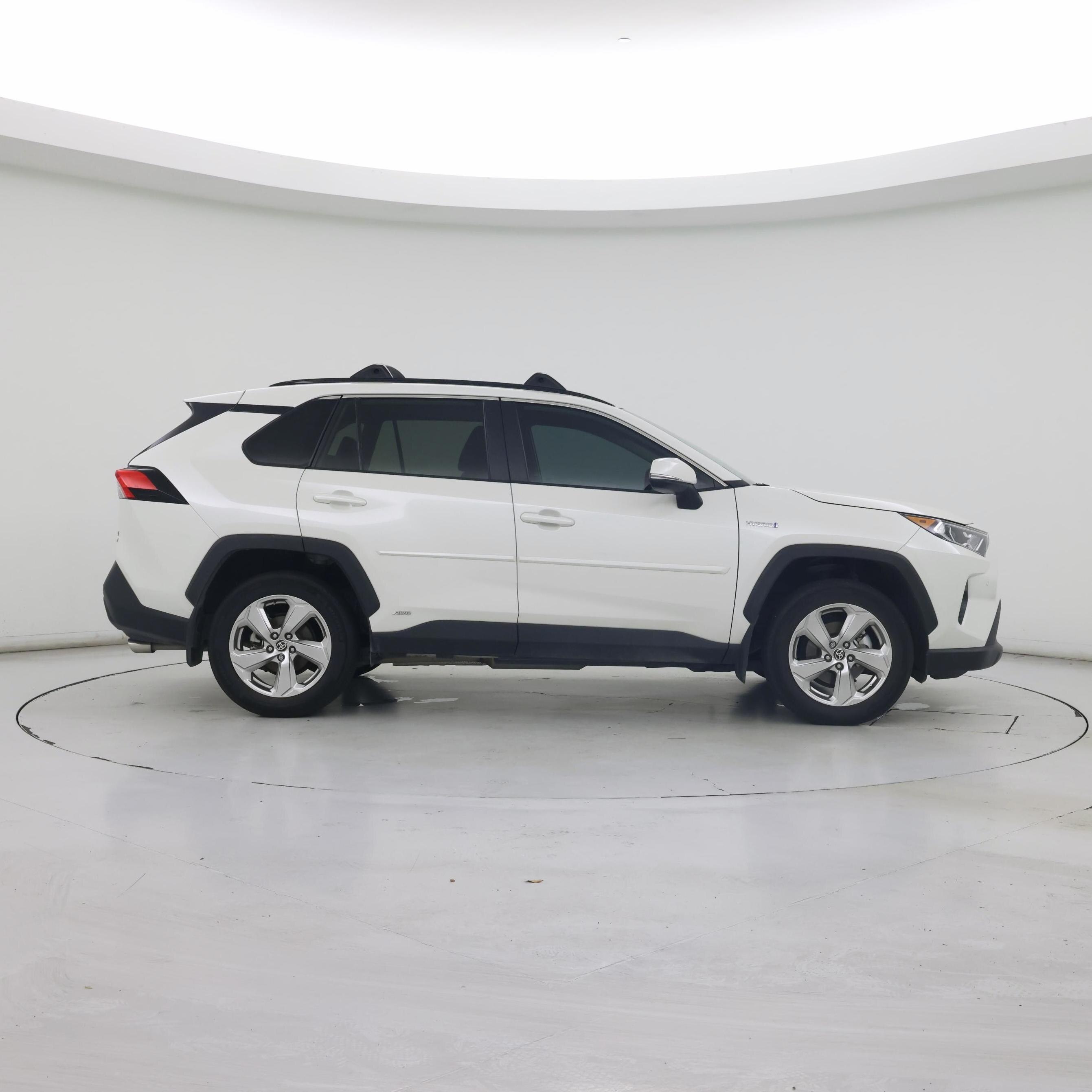 Thumbnail: 2021 Toyota RAV4 - 7