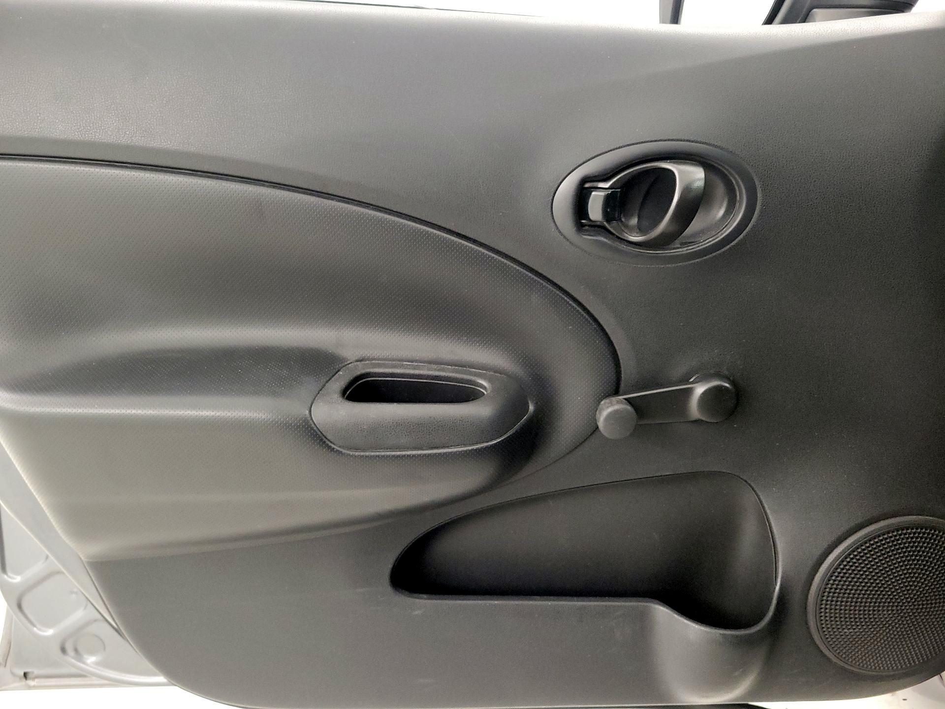 Thumbnail: 2017 Nissan Versa Note - 12